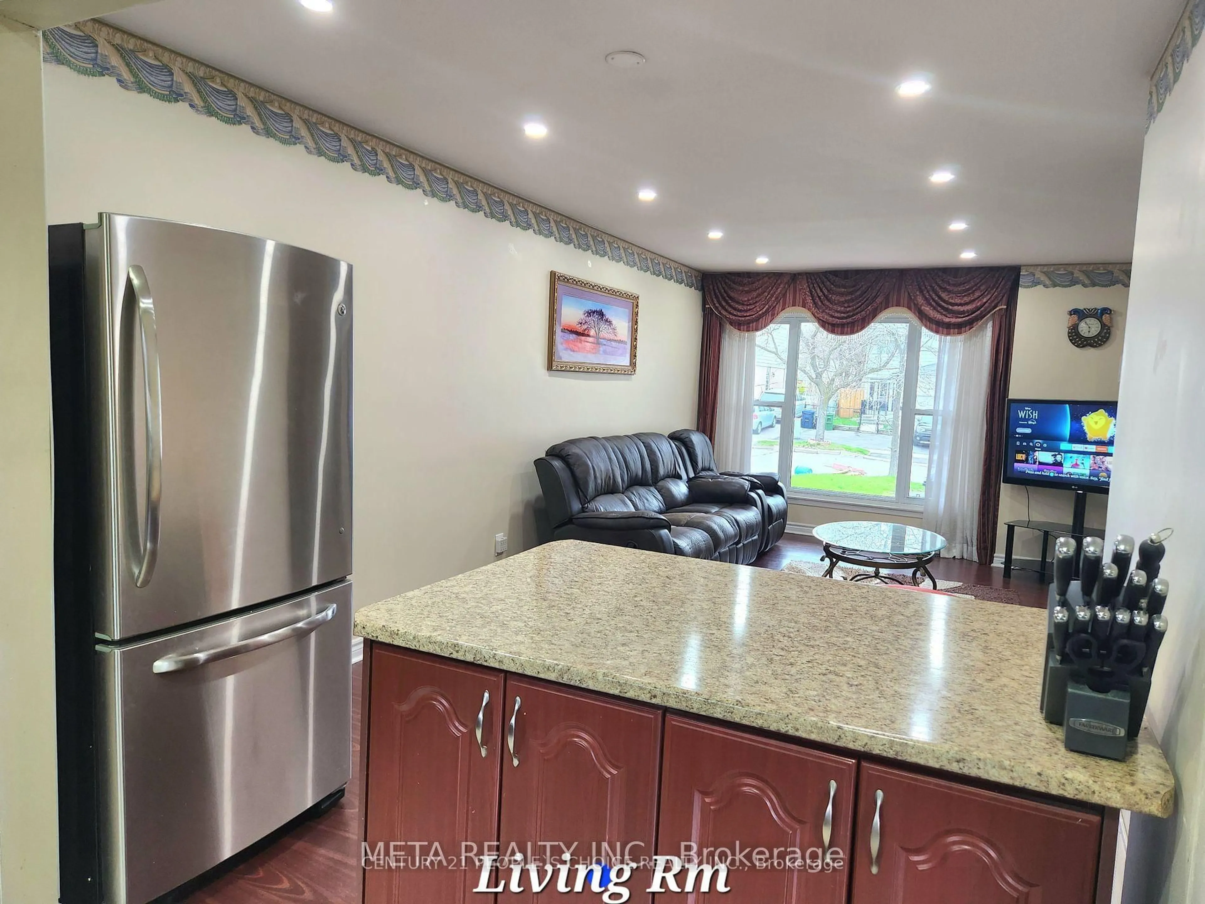 Open concept kitchen, unknown for 45 Whiteleas Ave, Toronto Ontario M1B 1W8