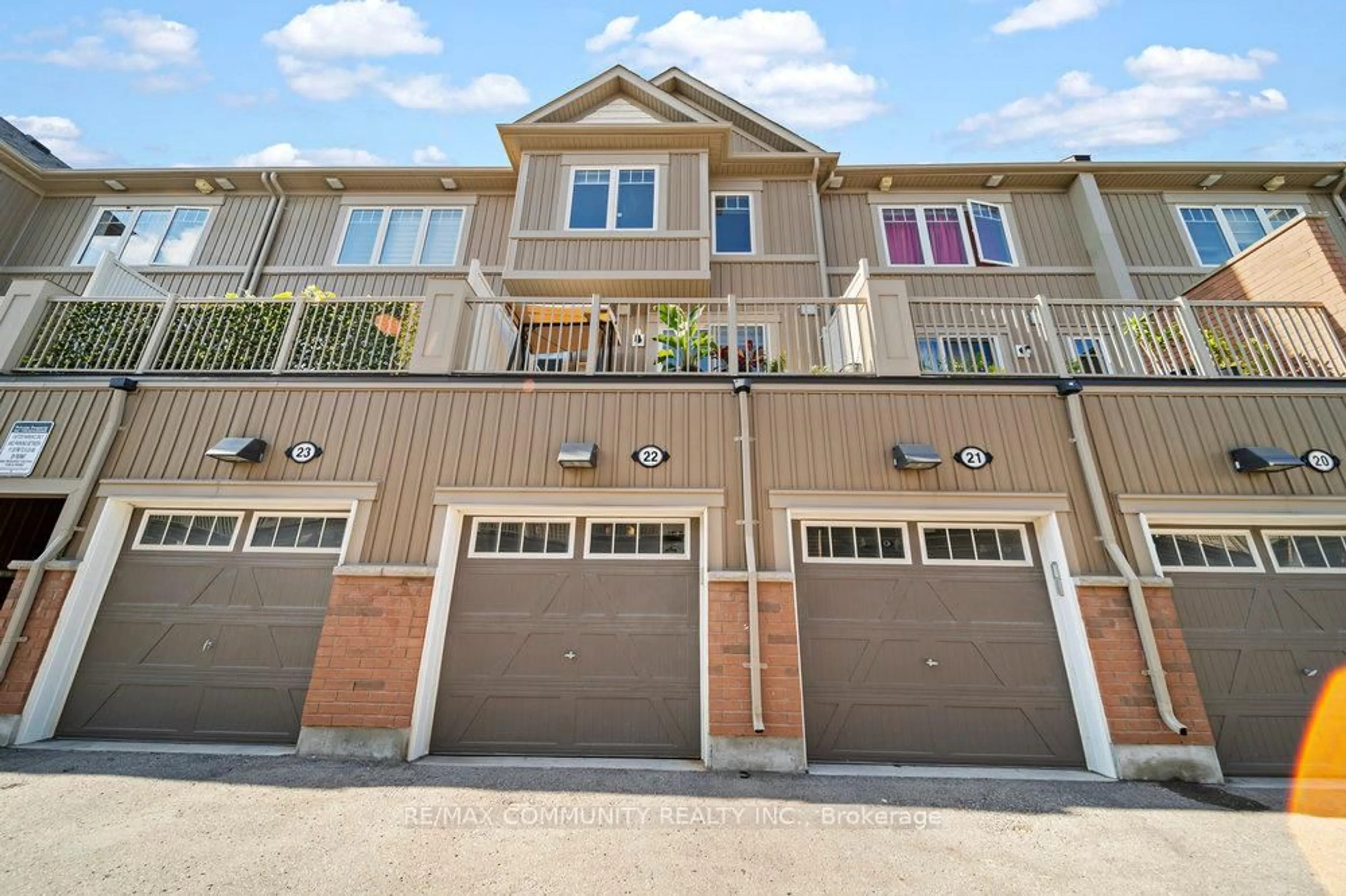 Unknown for 2500 Hill Rise Crt #22, Oshawa Ontario L1L 0M6
