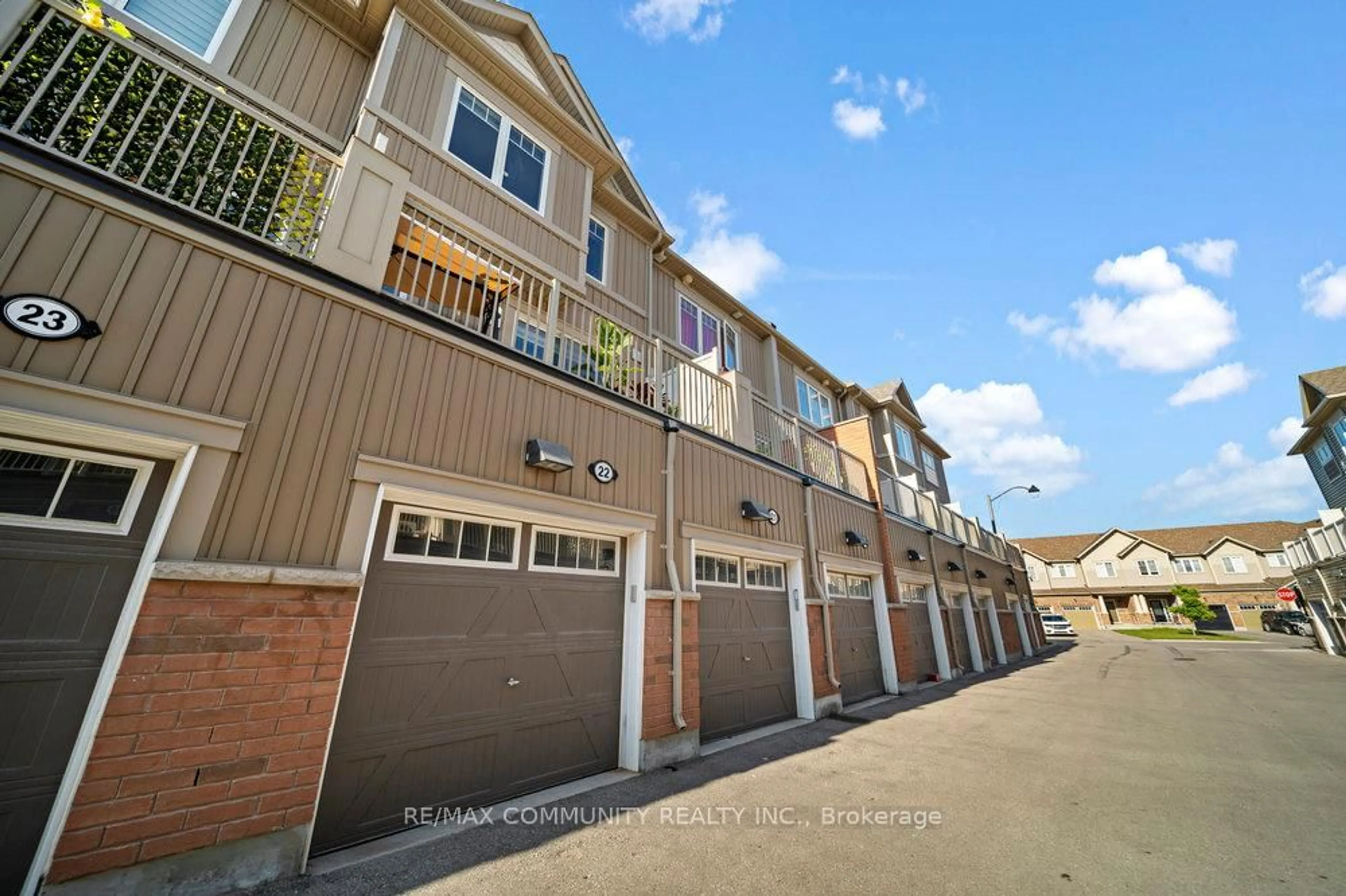 Unknown for 2500 Hill Rise Crt #22, Oshawa Ontario L1L 0M6