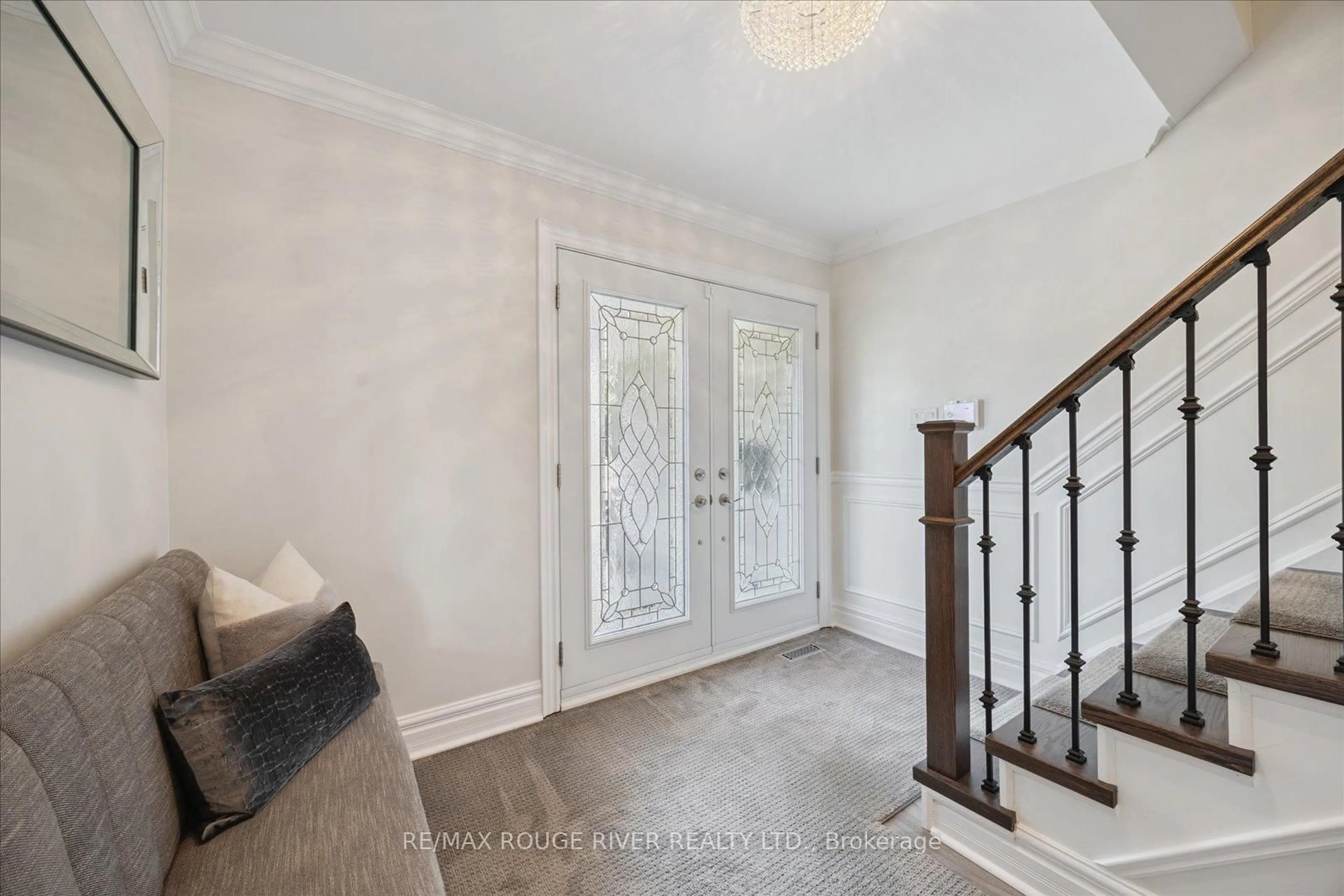Indoor entryway for 1797 Meadowview Ave, Pickering Ontario L1V 3G7