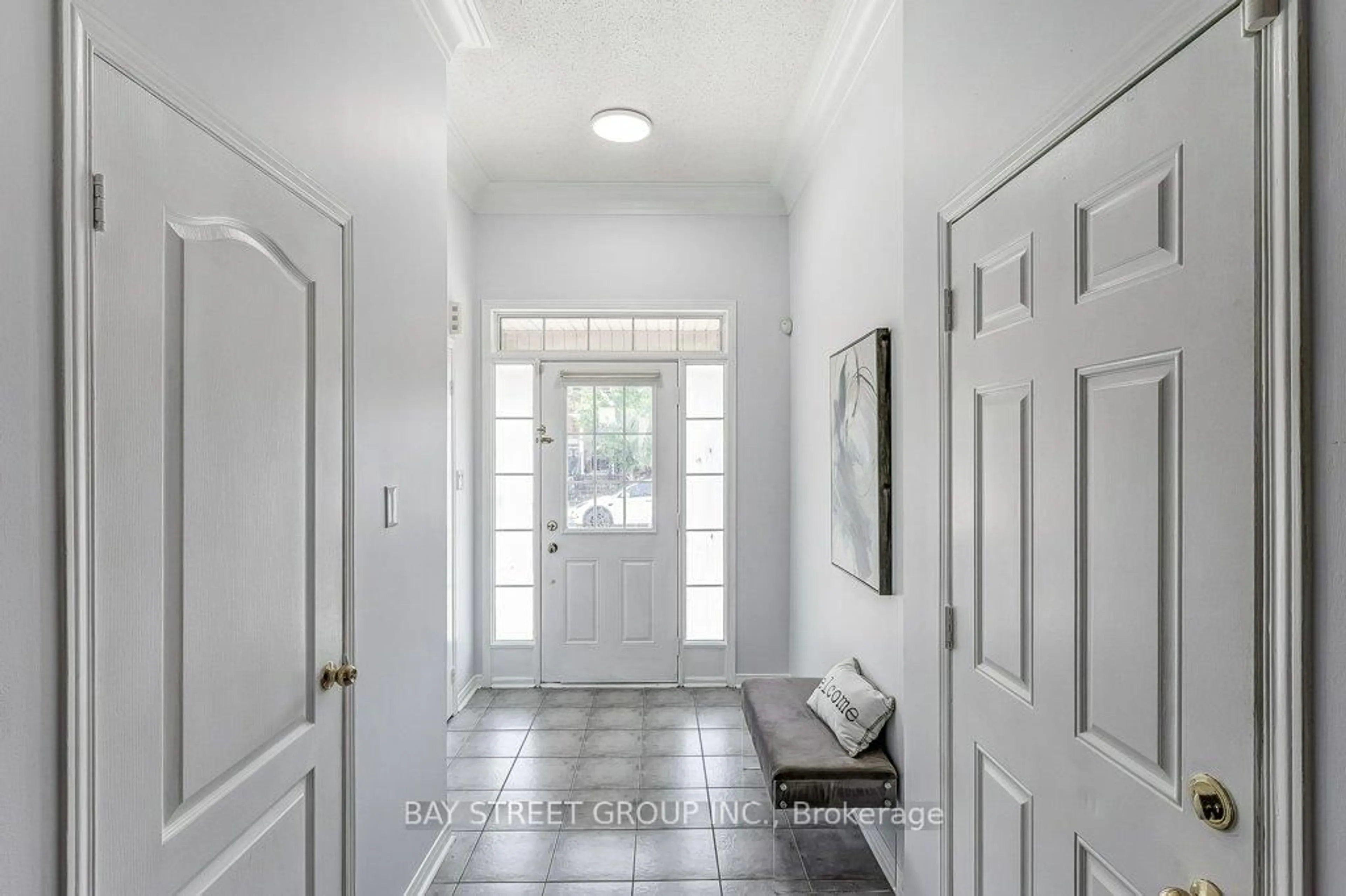 Indoor entryway for 8 Edhouse Ave, Toronto Ontario M1L 0G1