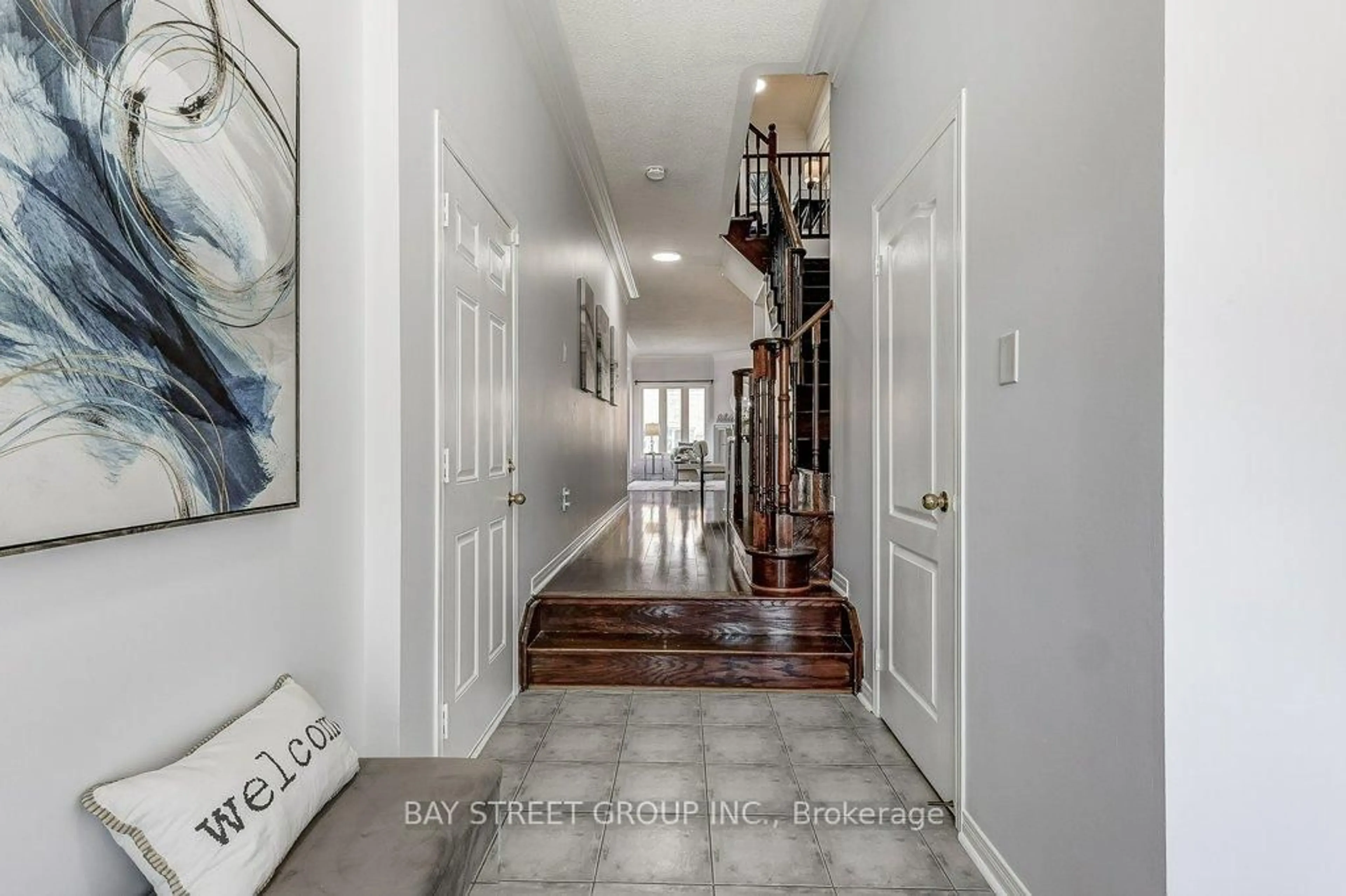 Indoor entryway for 8 Edhouse Ave, Toronto Ontario M1L 0G1