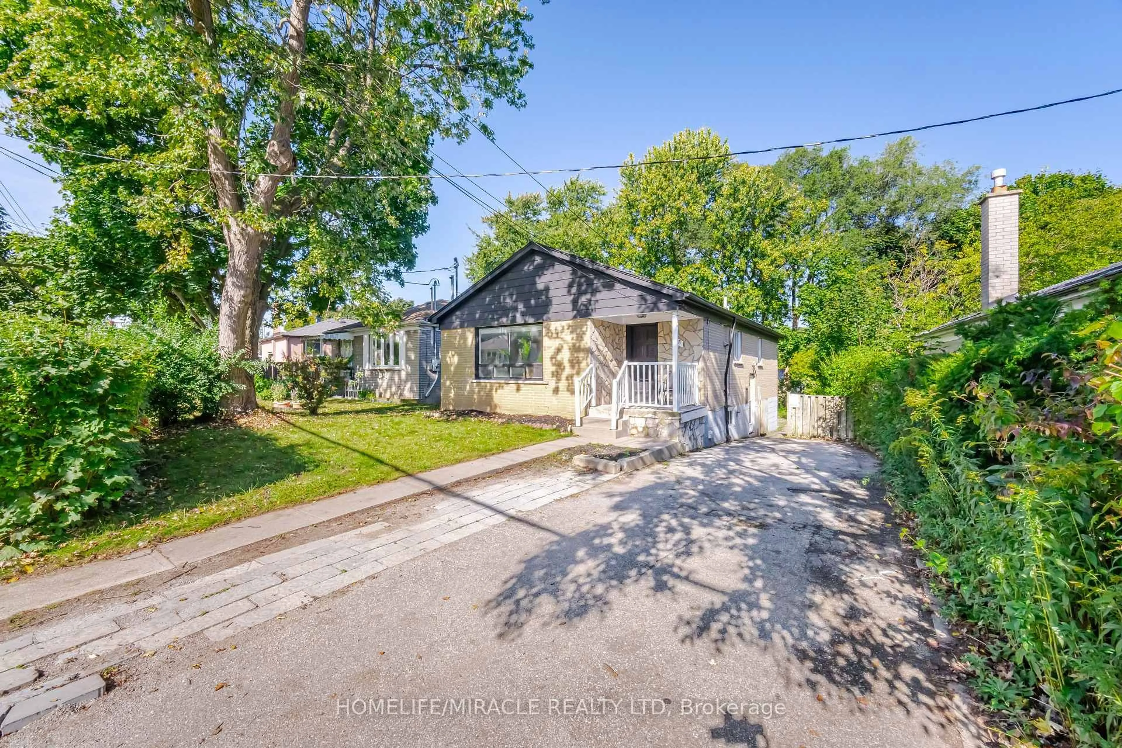 A pic from outside/outdoor area/front of a property/back of a property/a pic from drone, street for 98 Nelson St, Toronto Ontario M1J 2V5