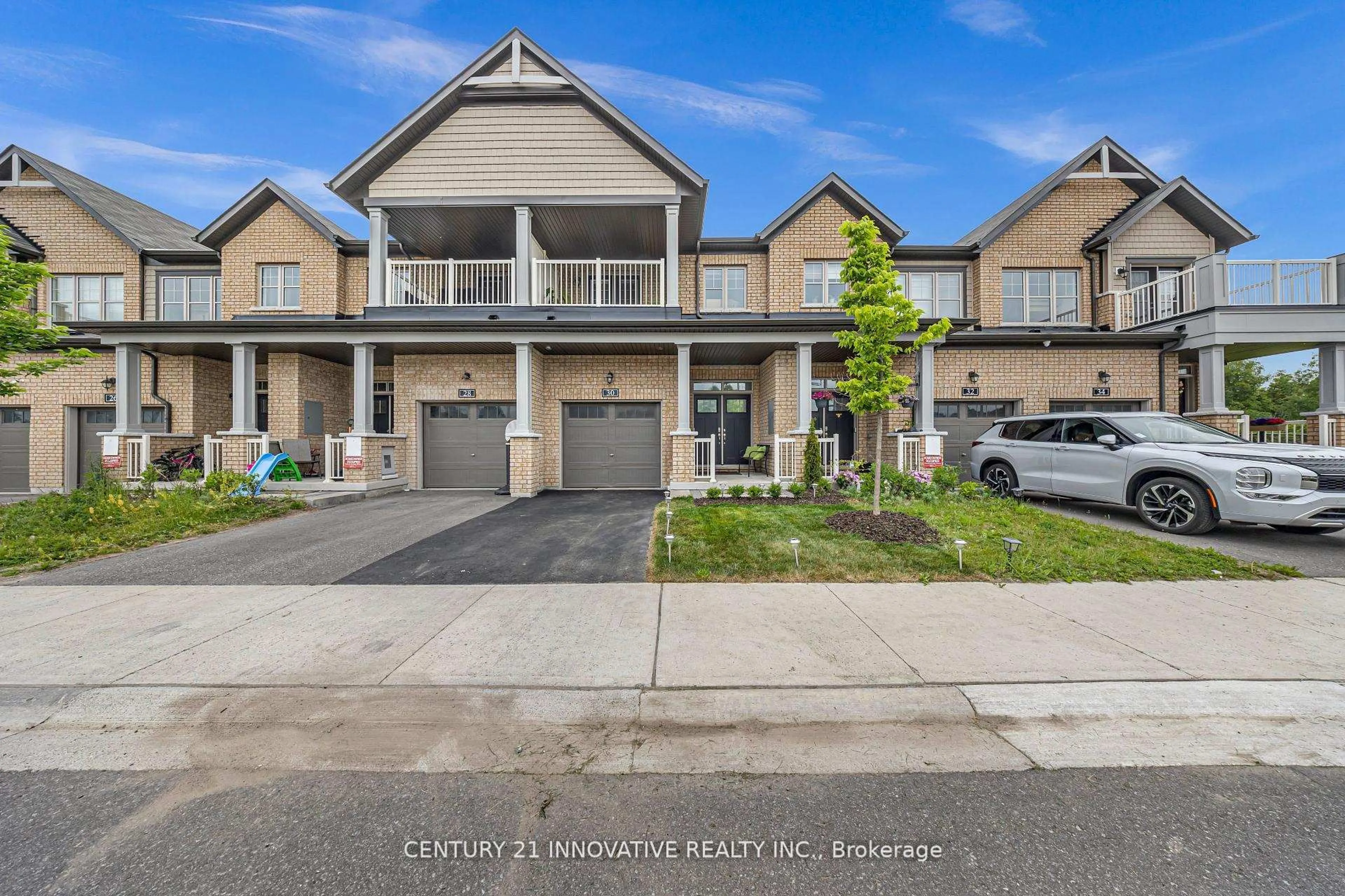A pic from outside/outdoor area/front of a property/back of a property/a pic from drone, street for 30 Paradise Way, Whitby Ontario L1R 0R7