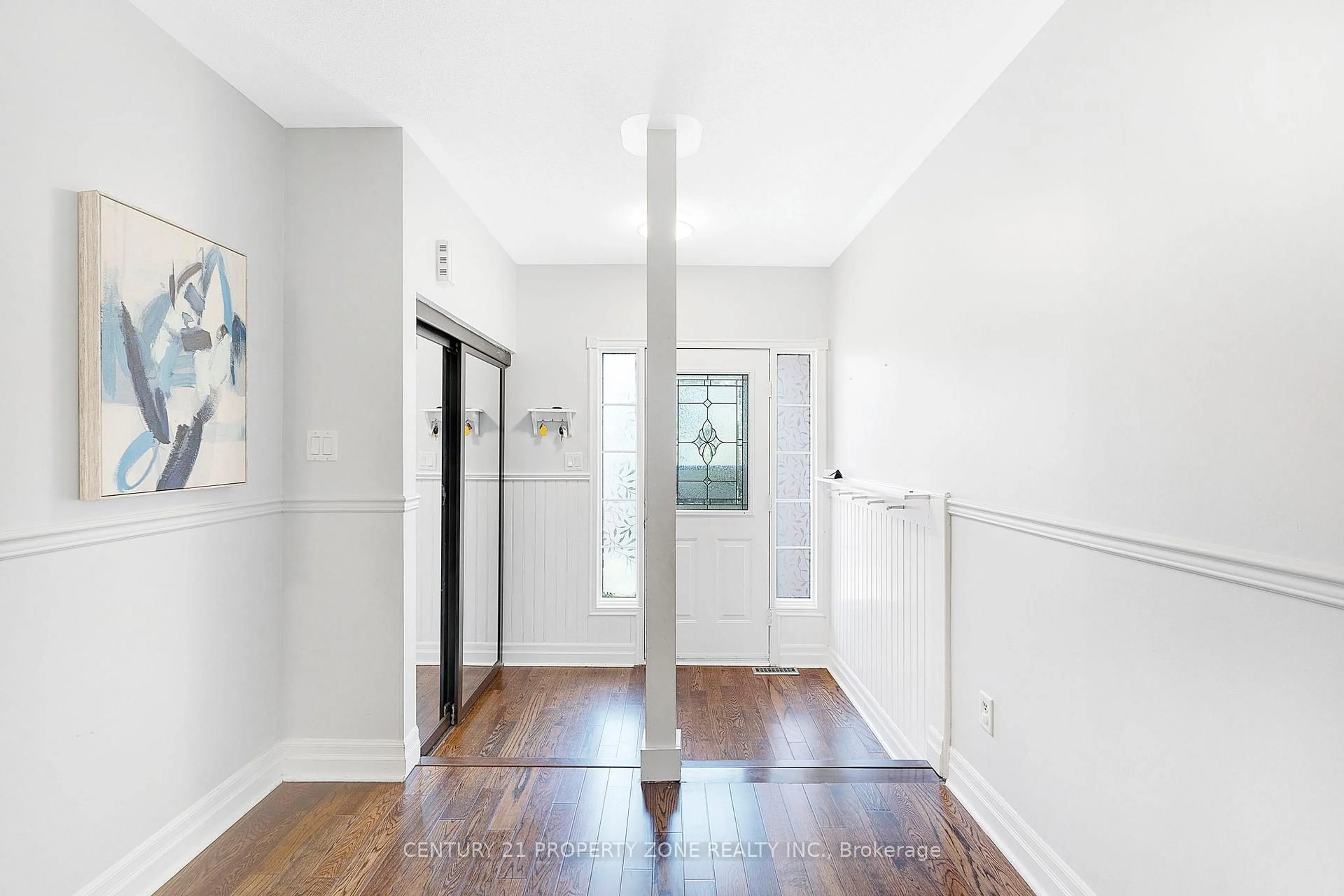 Indoor entryway for 50 Wilkins Cres, Clarington Ontario L1E 3B6