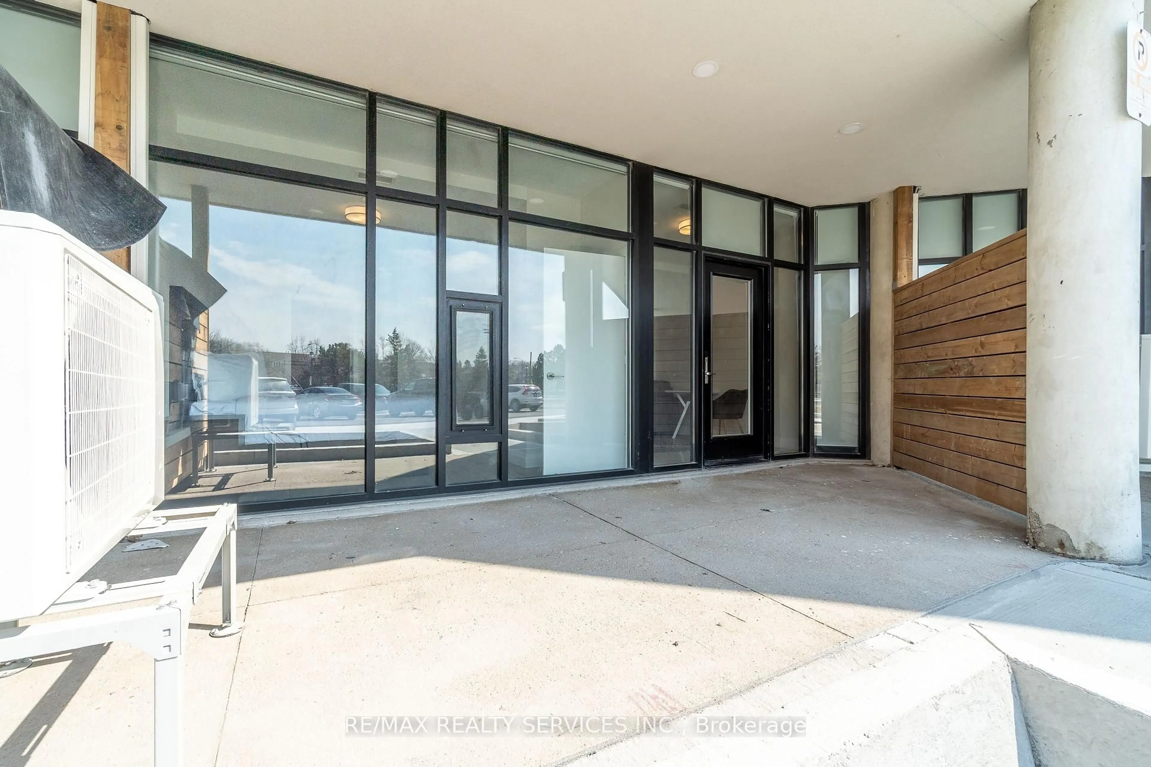 Indoor foyer for 30 DEAN PARK Rd ##10, Toronto Ontario M1B 3H1