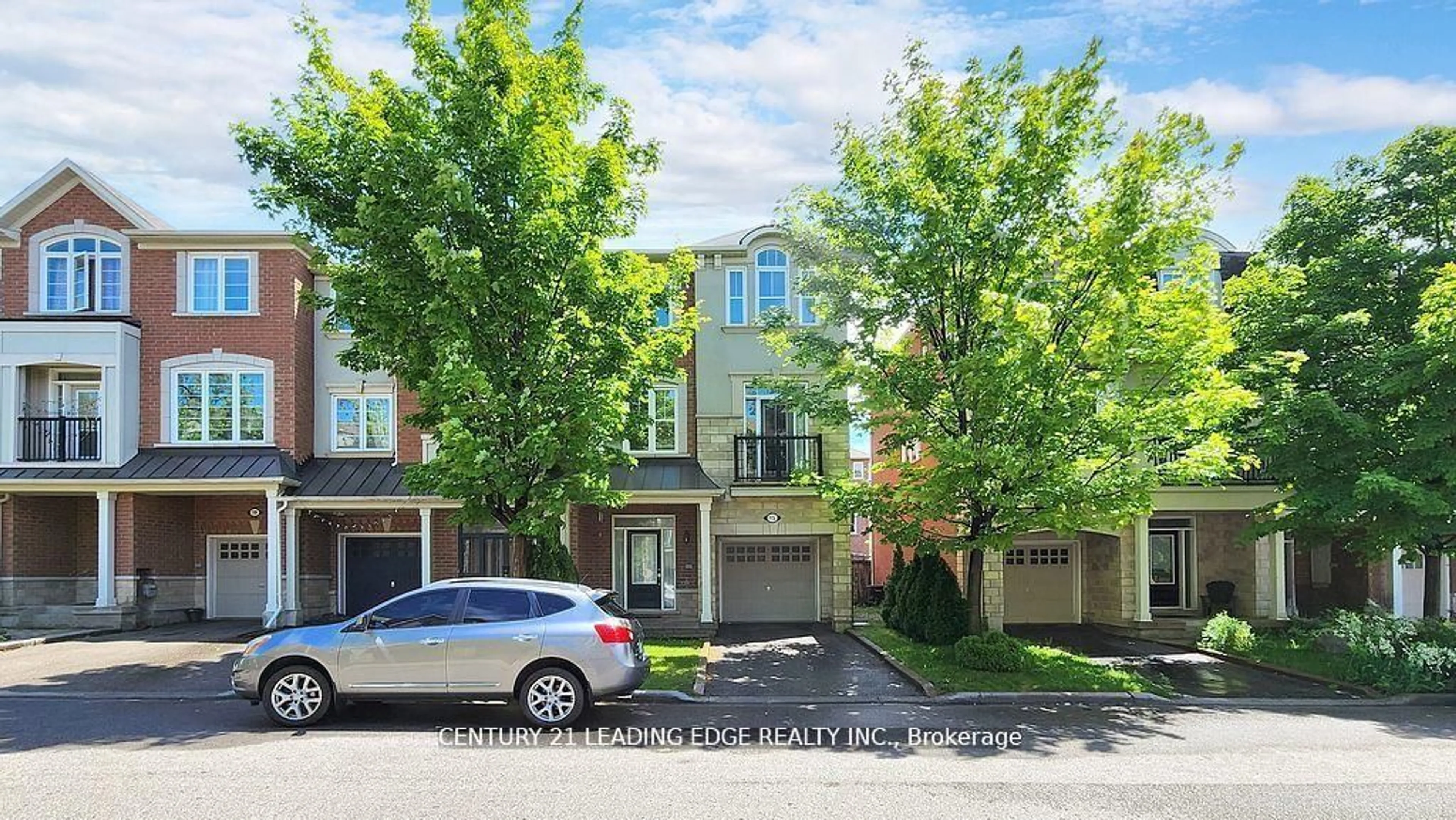 A pic from outside/outdoor area/front of a property/back of a property/a pic from drone, street for 15 Yates Ave, Toronto Ontario M1L 0C7