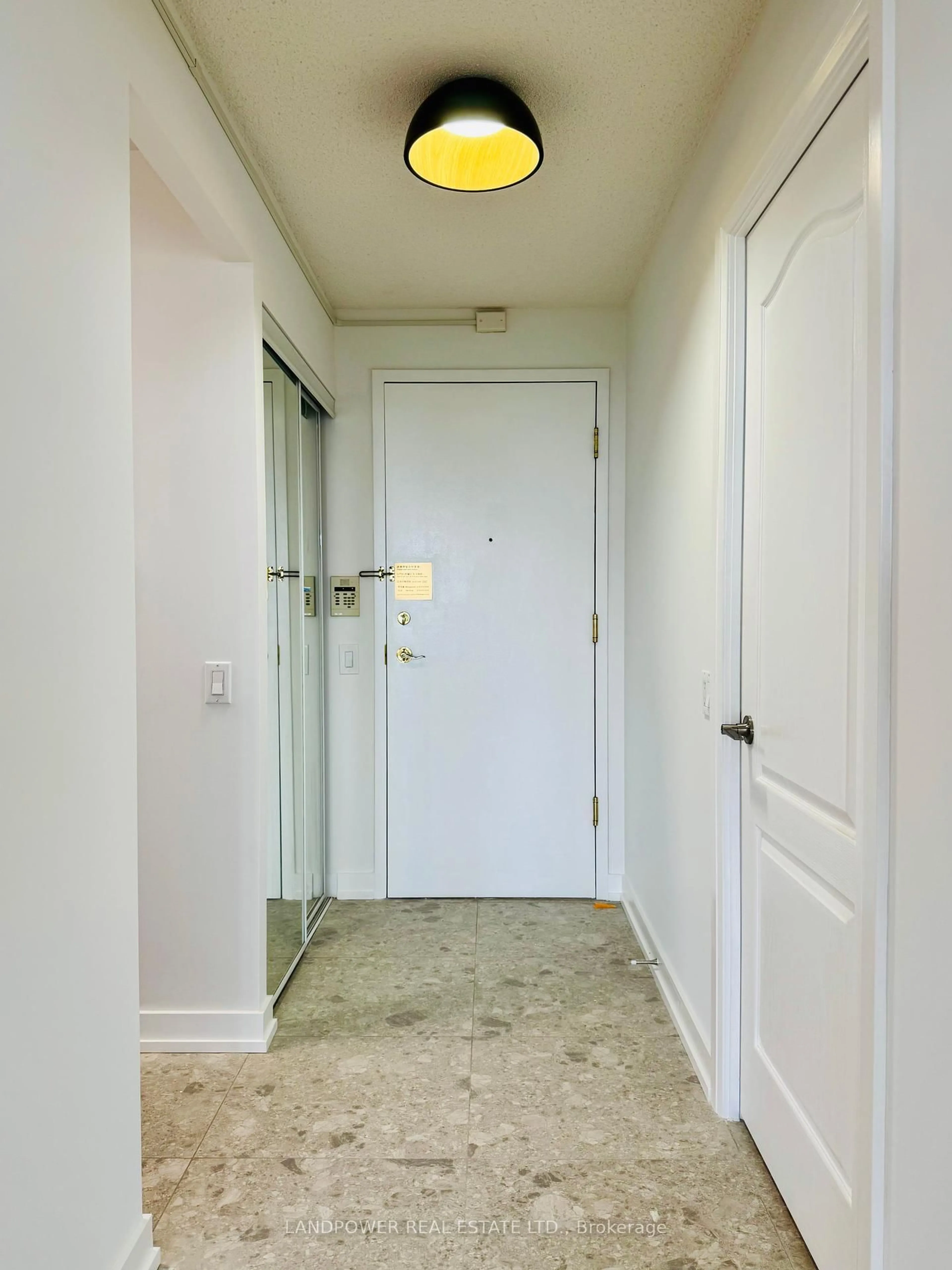 Indoor entryway for 3088 Kennedy Rd #709, Toronto Ontario M1V 5M4