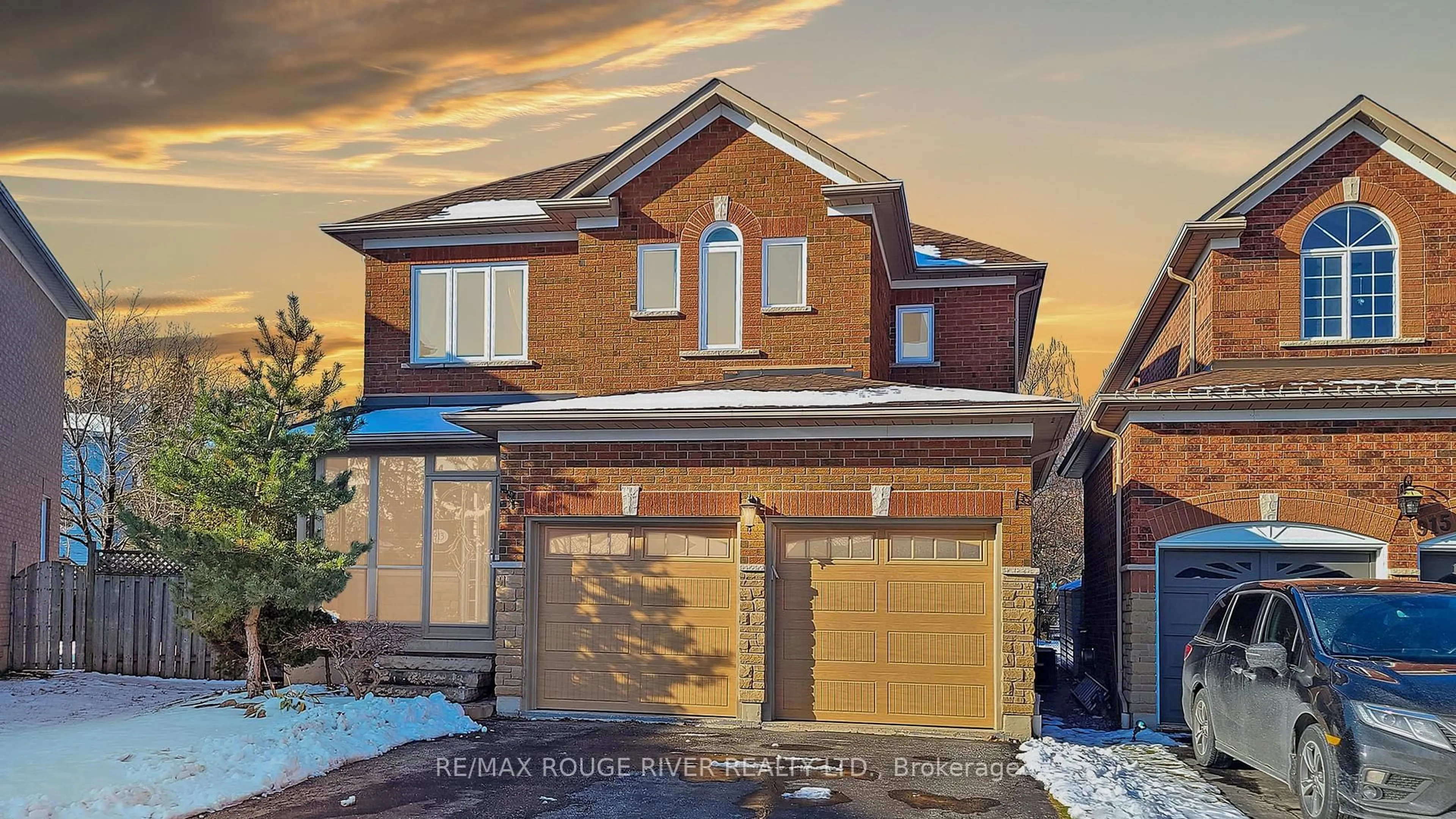 Home with brick exterior material, street for 913 Wingarden Cres, Pickering Ontario L1V 7C5