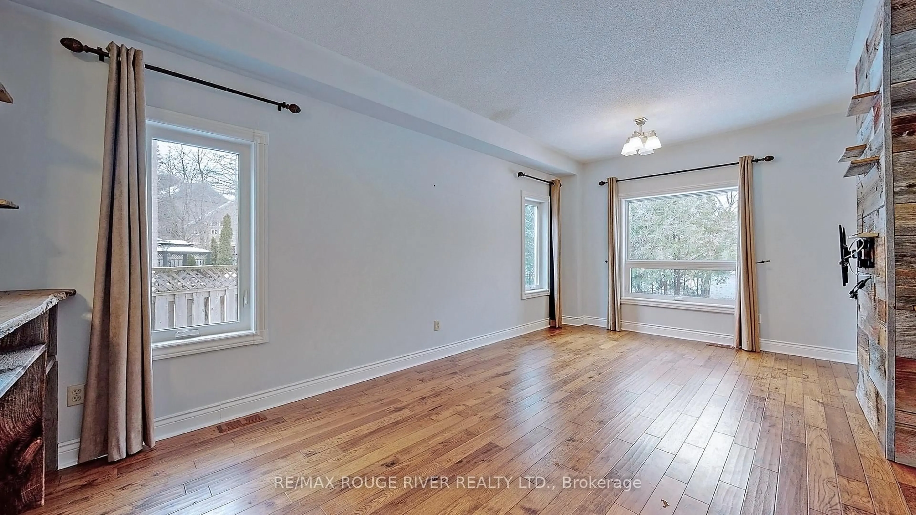 A pic of a room for 913 Wingarden Cres, Pickering Ontario L1V 7C5