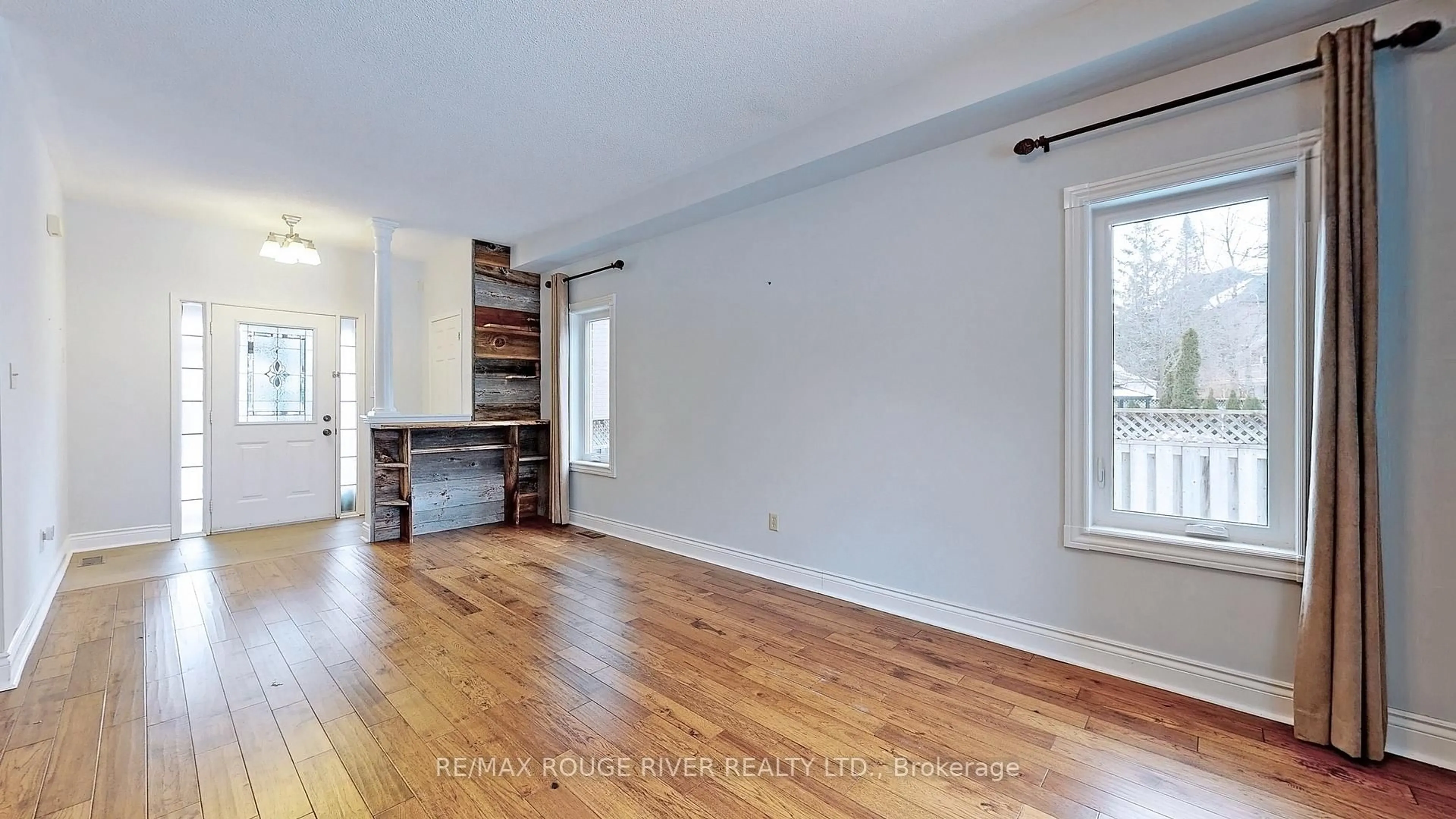 A pic of a room for 913 Wingarden Cres, Pickering Ontario L1V 7C5