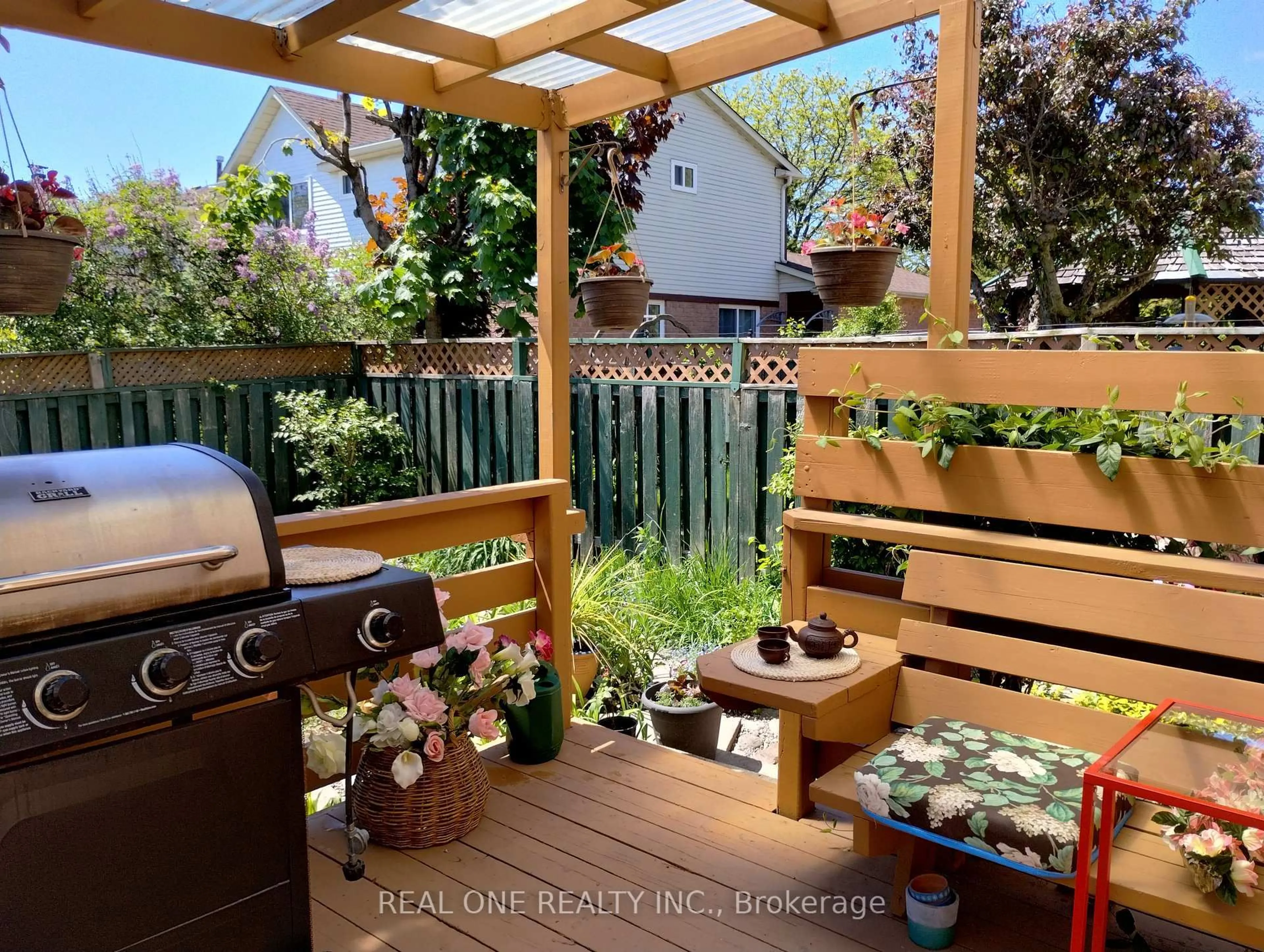 Patio, street for 7 McCool Crt, Toronto Ontario M1V 2E3