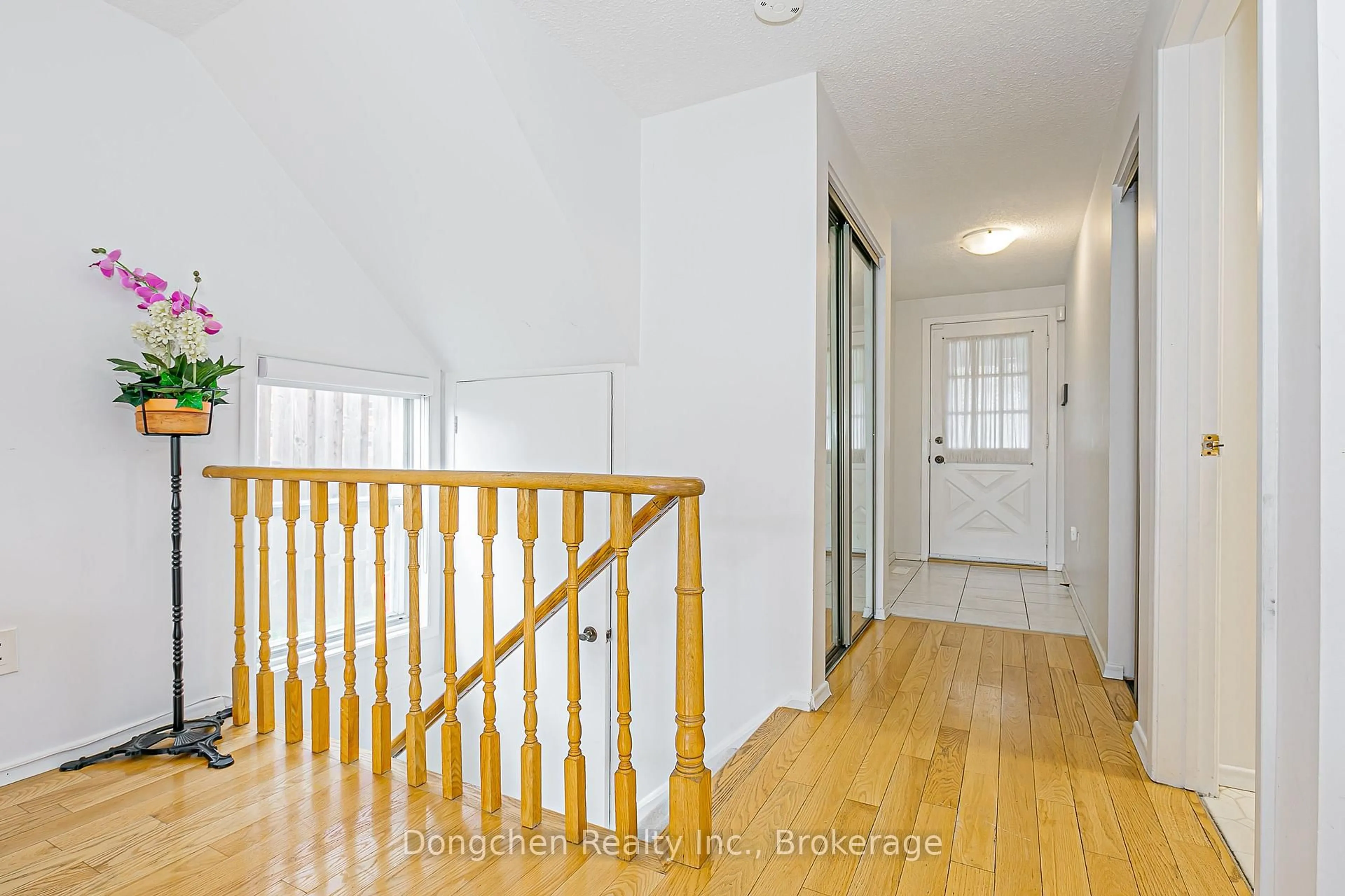 Unknown for 94 Mossbrook Cres, Toronto Ontario M1W 2W9