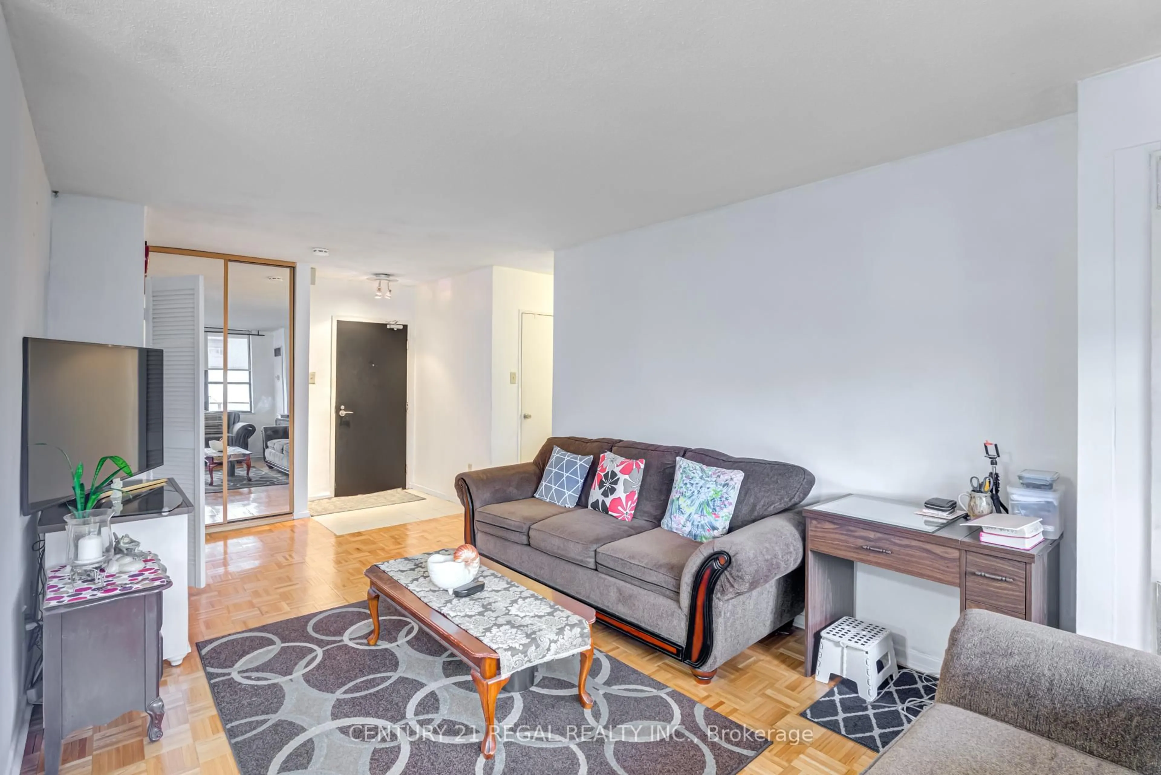 Living room with furniture, unknown for 2721 Victoria Park Ave #101, Toronto Ontario M1T 3N6