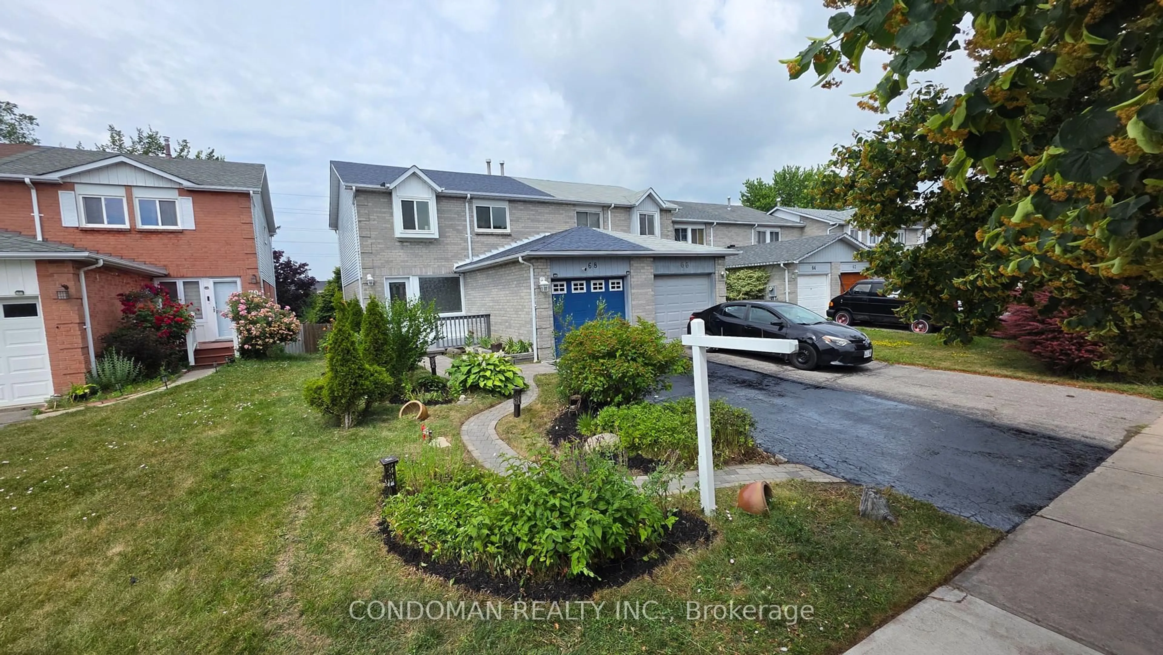 A pic from outside/outdoor area/front of a property/back of a property/a pic from drone, street for 68 Tams Dr, Ajax Ontario L1Z 1A6
