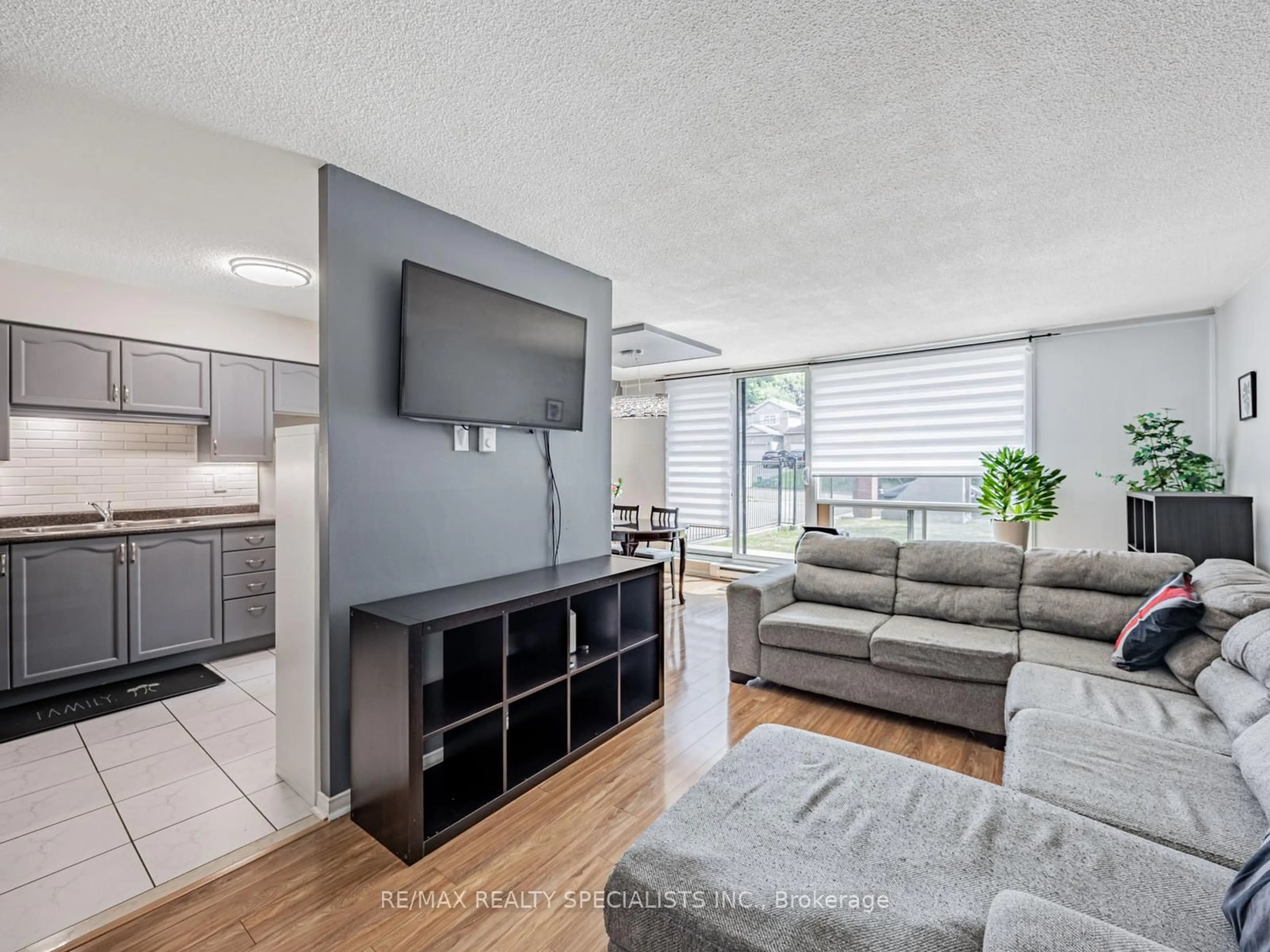 Living room with furniture, unknown for 454 Centre St #108, Oshawa Ontario L1H 4C2