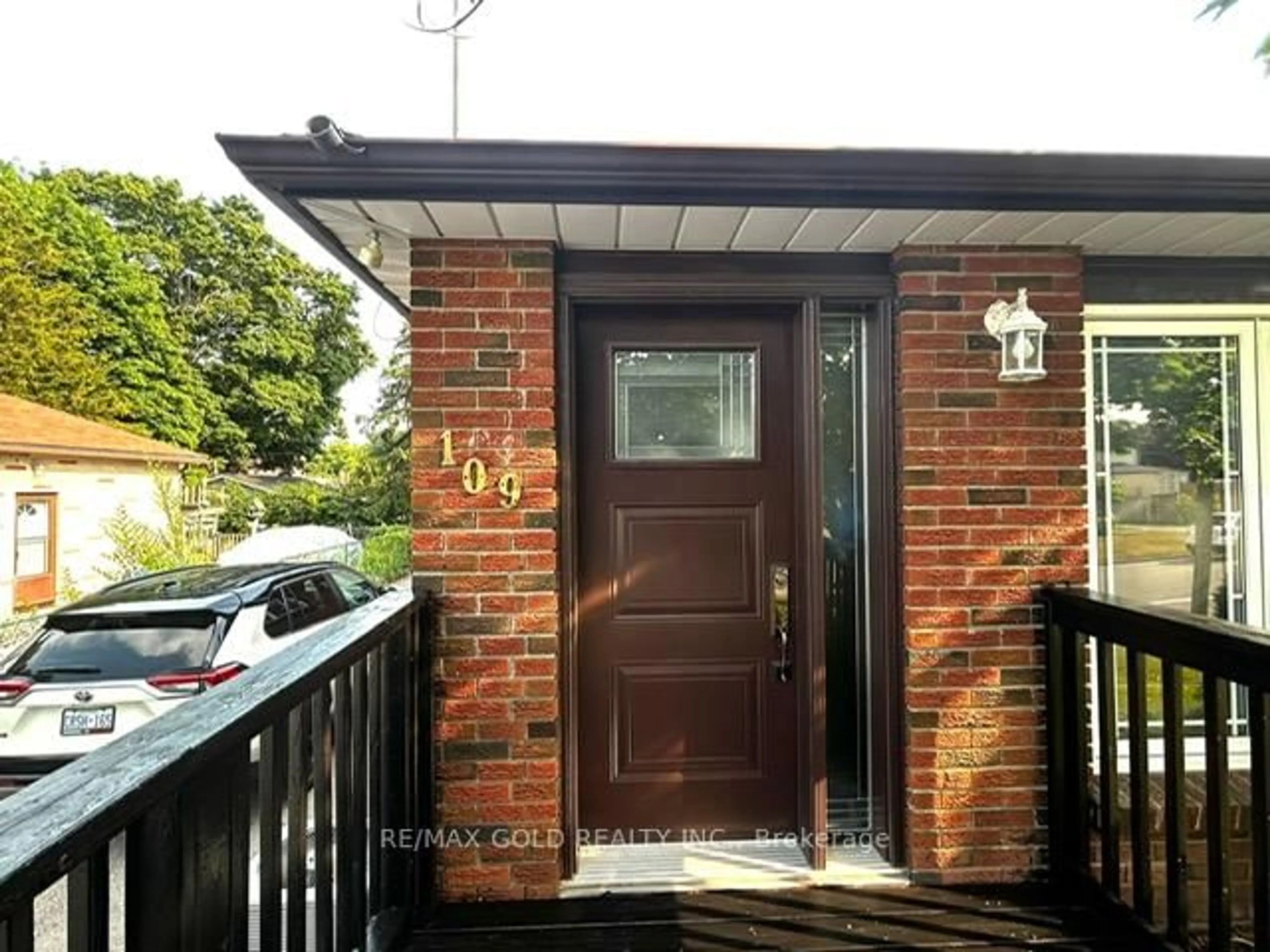 Unknown for 109 Tecumseh Ave, Oshawa Ontario L1G 3N6
