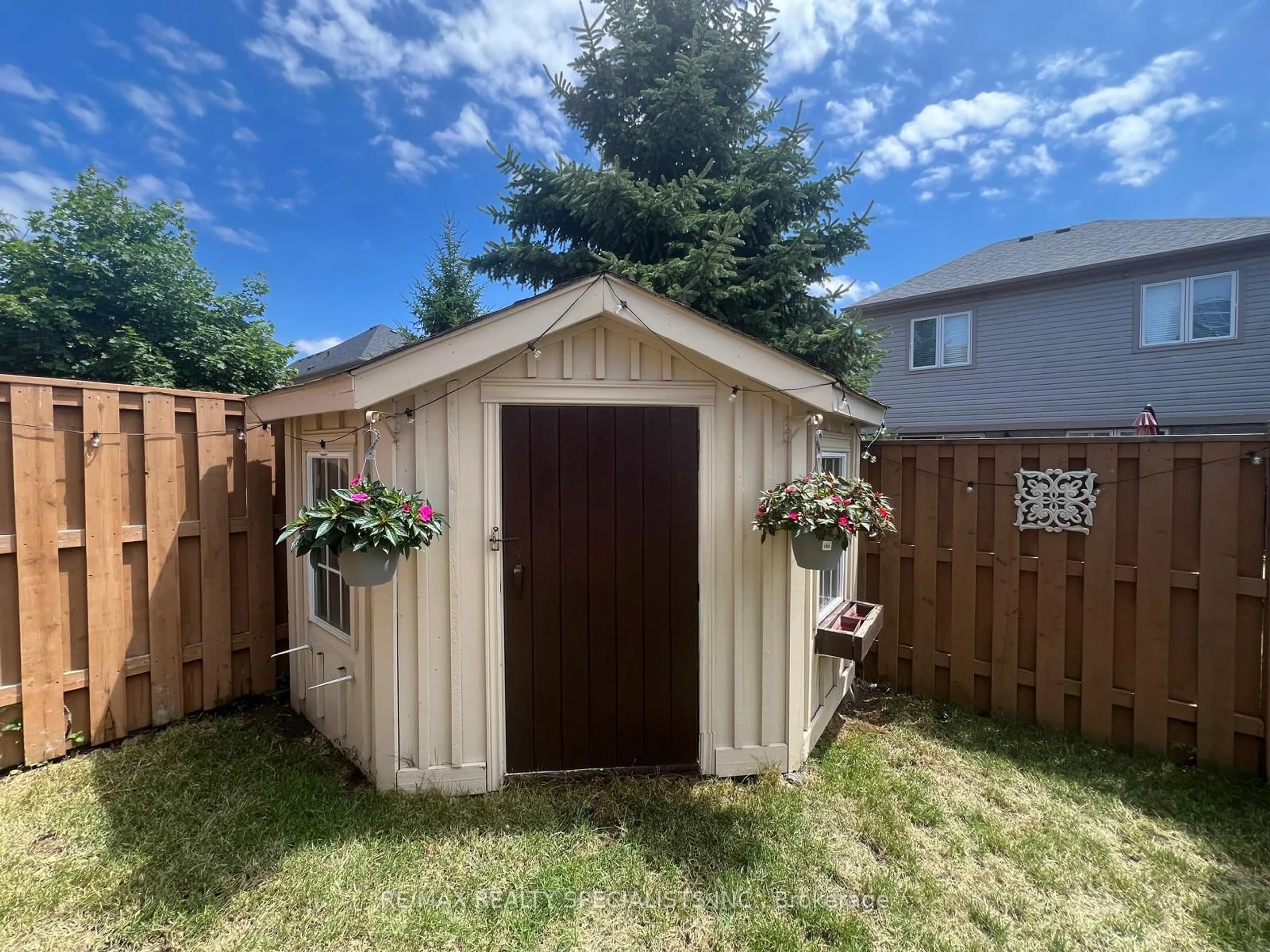 Shed for 33 Donlevy Cres, Whitby Ontario L1R 0B9