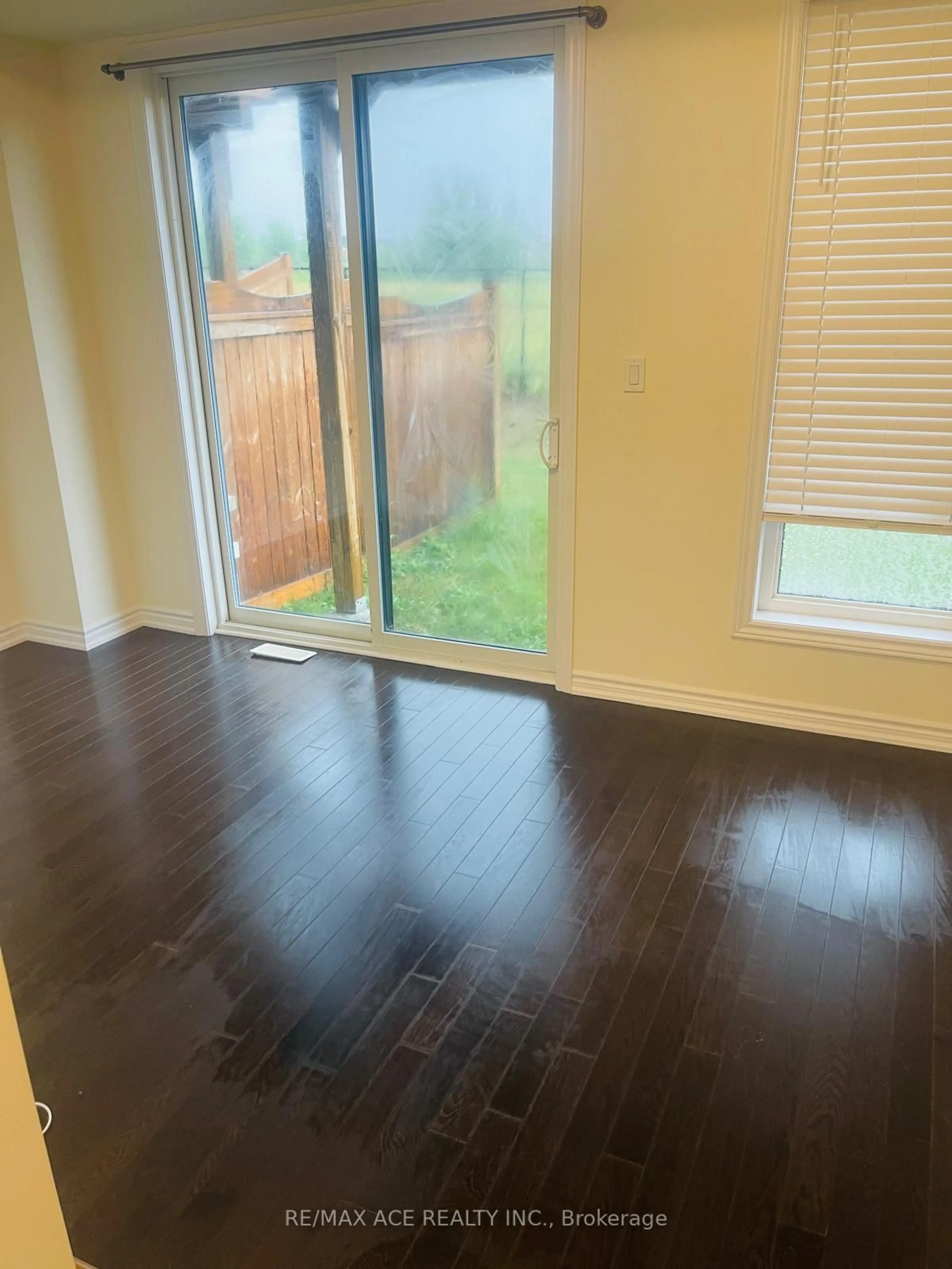 A pic of a room for 39 Lake Trail Way, Whitby Ontario L1M 0M3