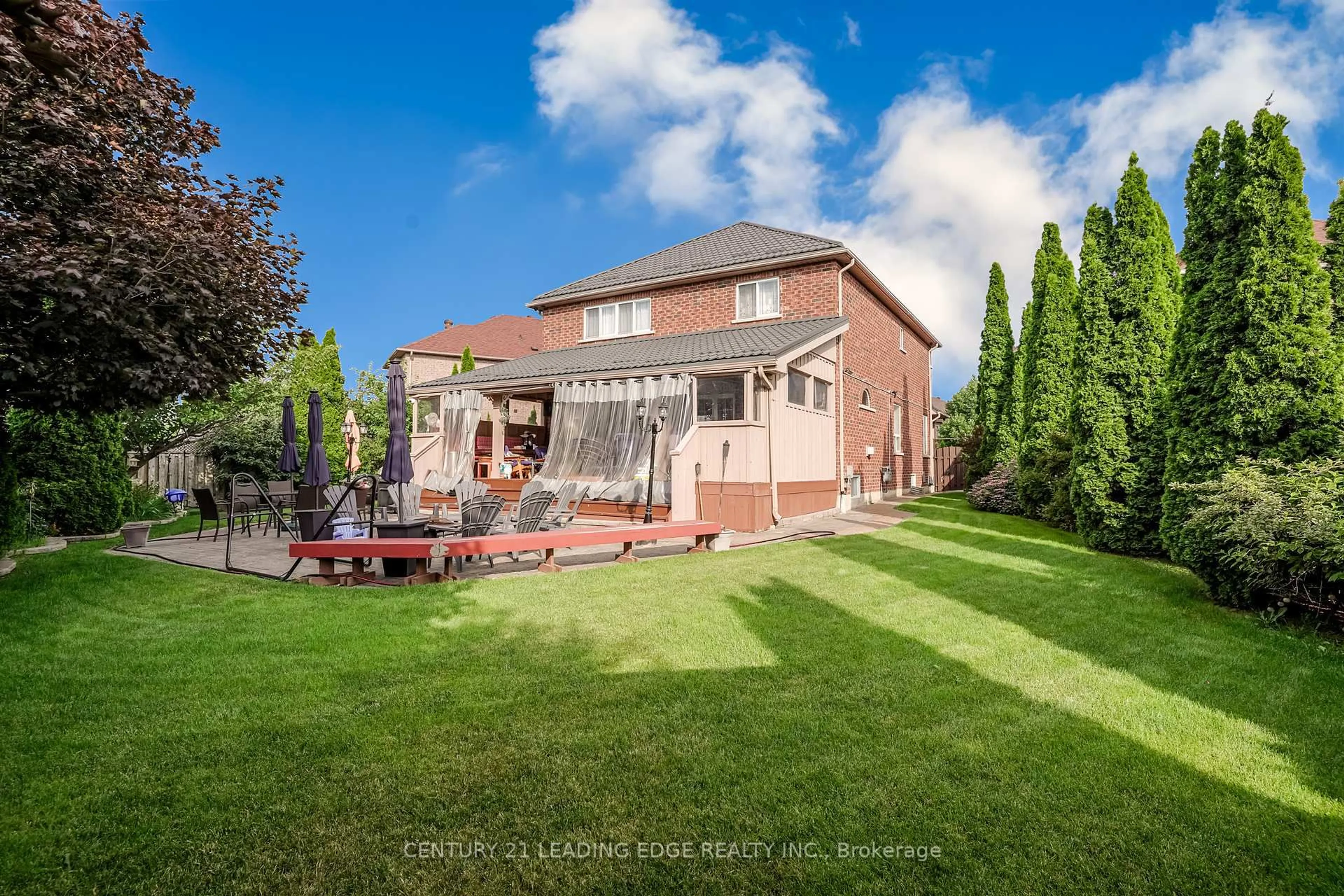 A pic from outside/outdoor area/front of a property/back of a property/a pic from drone, unknown for 31 Candlebrook Cres, Toronto Ontario M1W 4B3