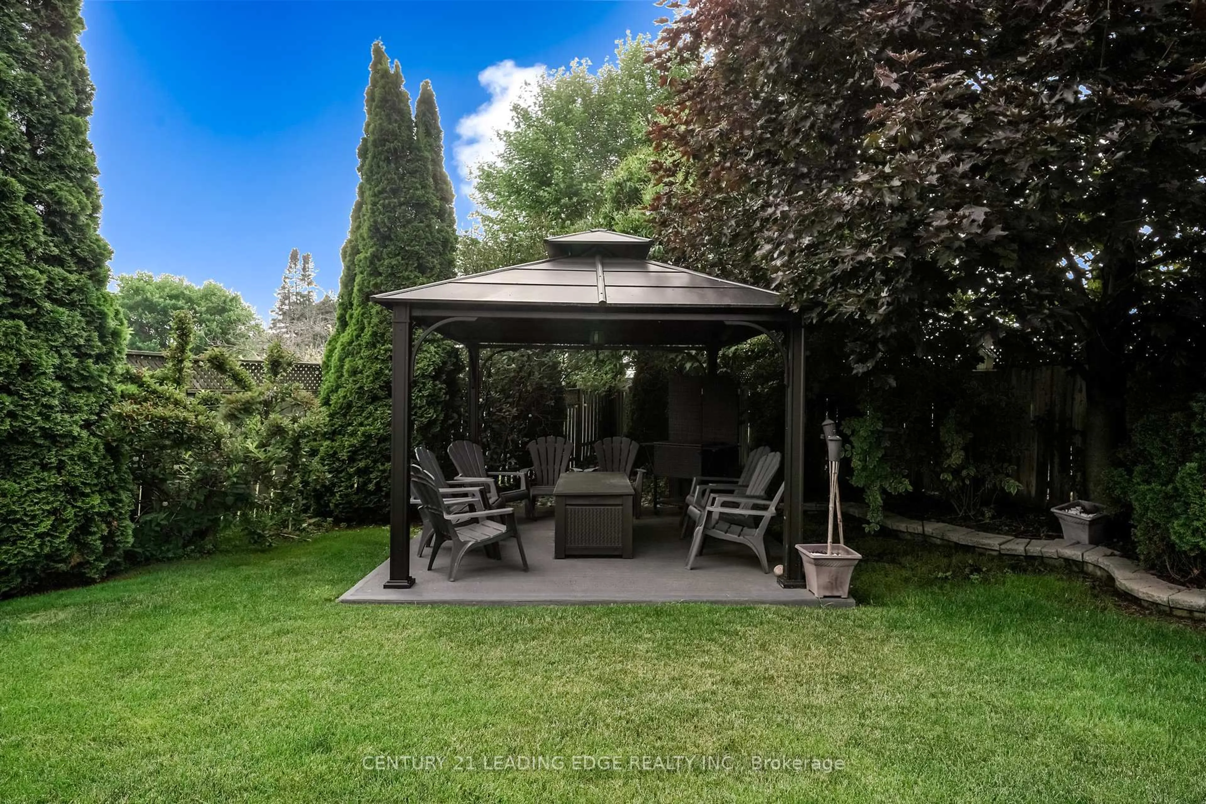 Patio, street for 31 Candlebrook Cres, Toronto Ontario M1W 4B3
