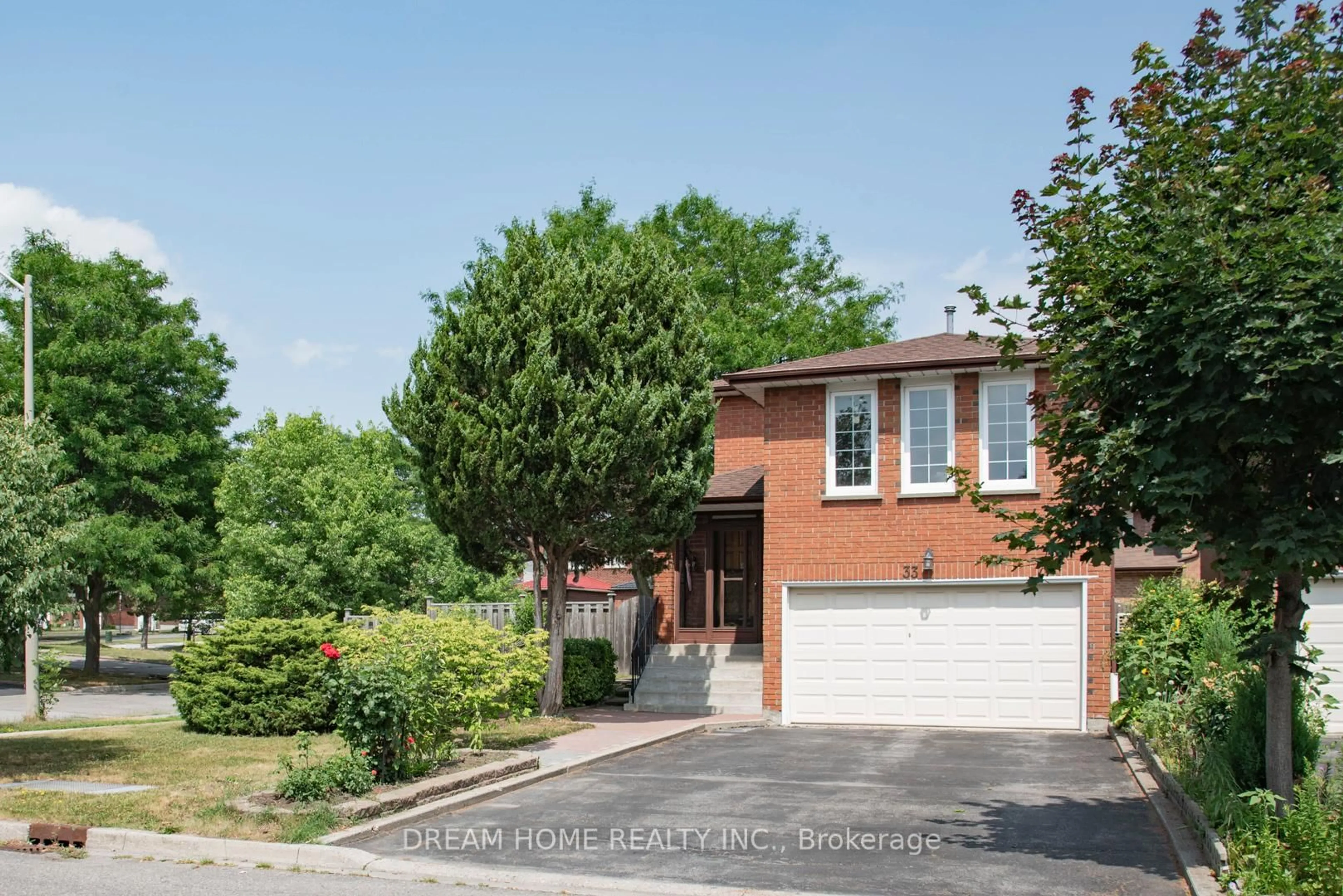 Home with brick exterior material, street for 33 Lansbury Dr, Toronto Ontario M1V 3J2