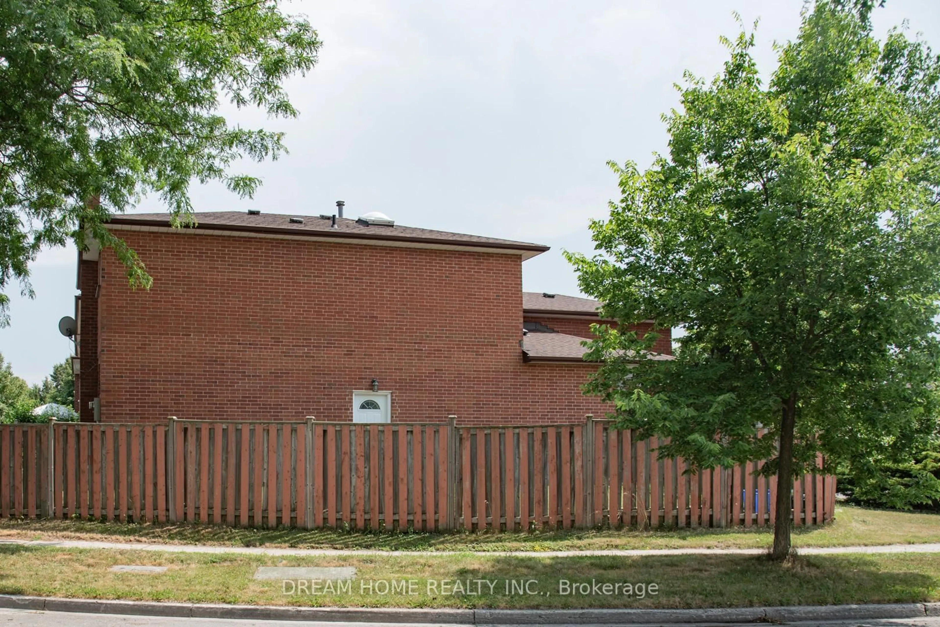 Unknown for 33 Lansbury Dr, Toronto Ontario M1V 3J2