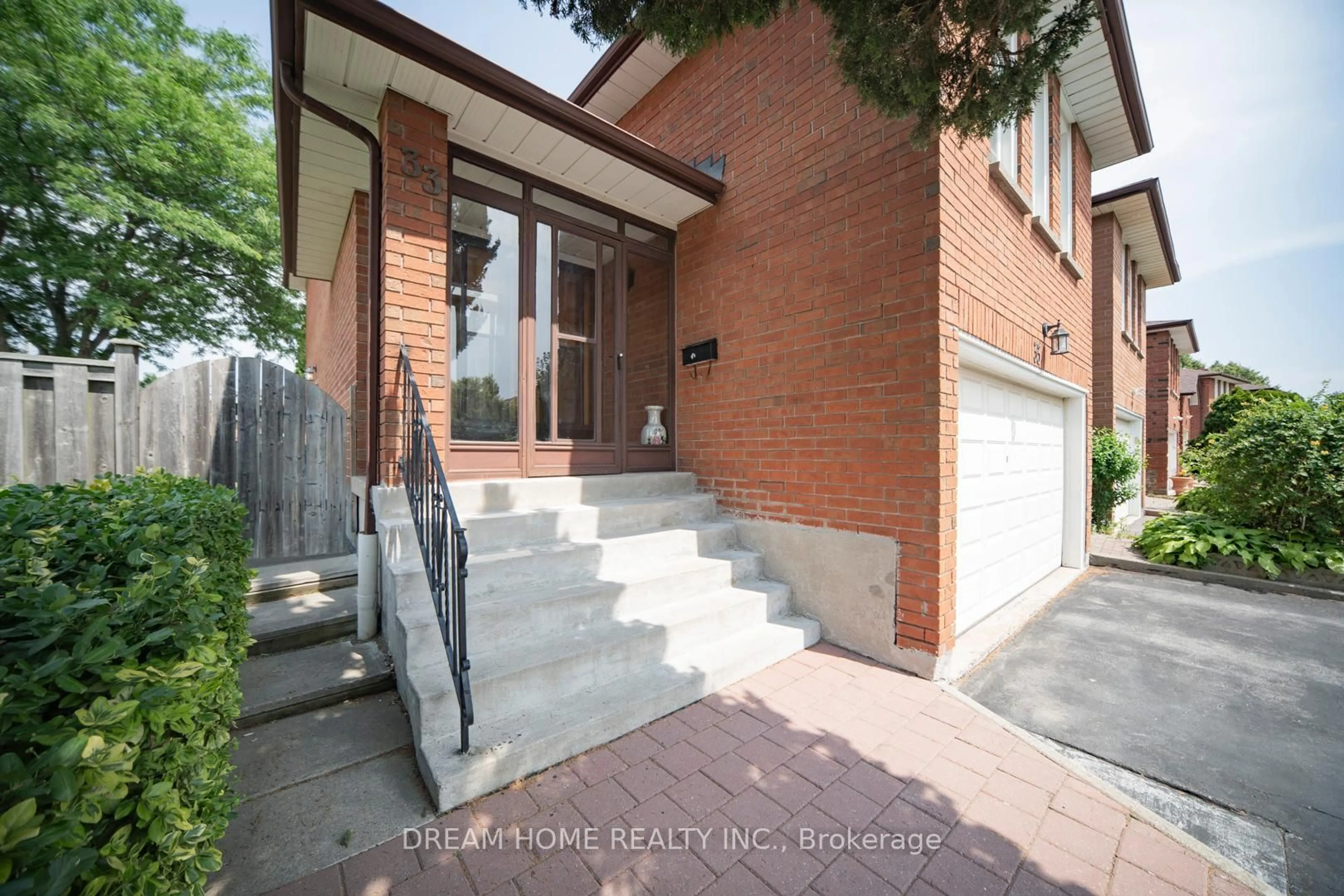 Home with brick exterior material, street for 33 Lansbury Dr, Toronto Ontario M1V 3J2