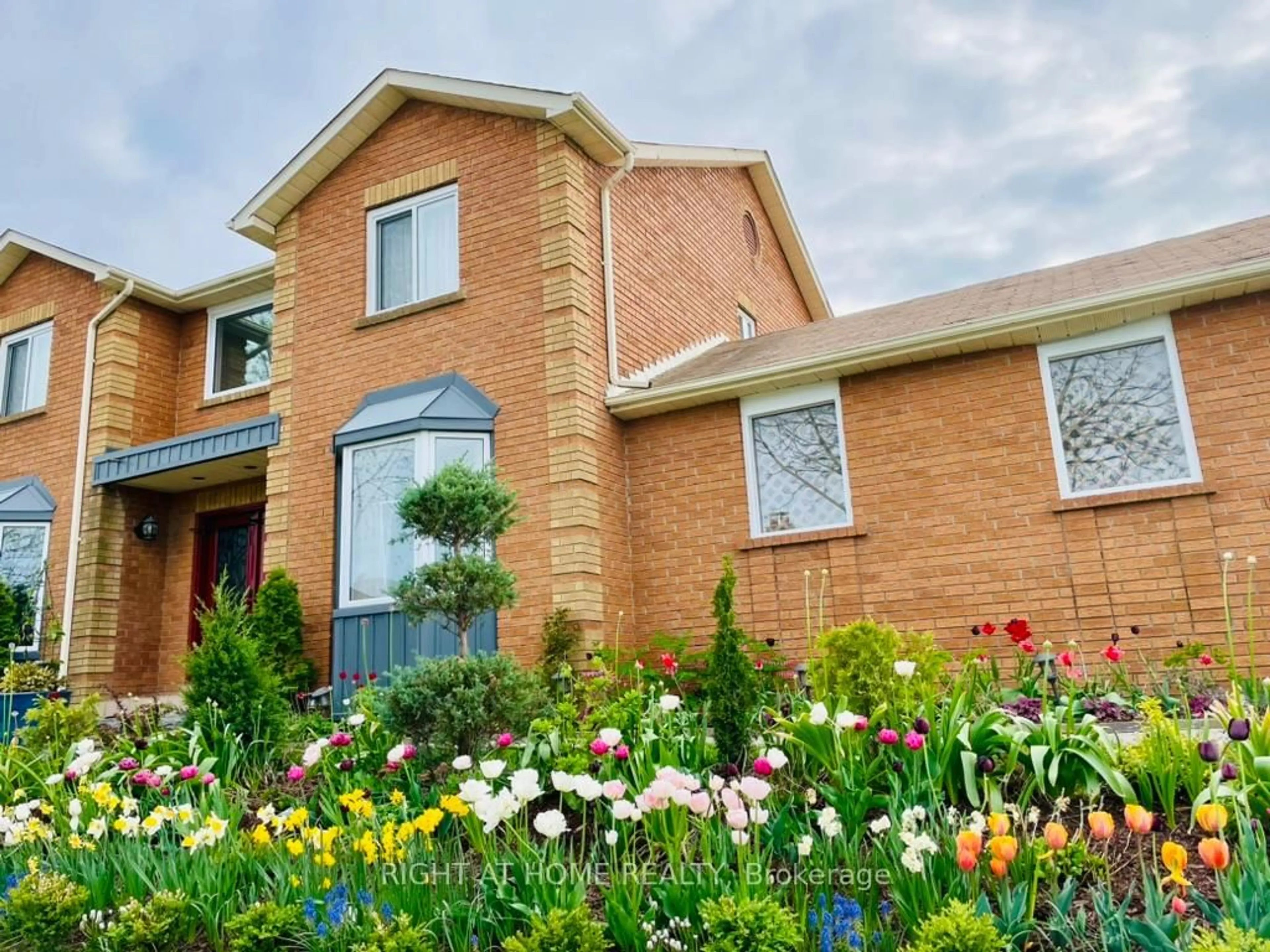 Home with brick exterior material, building for 1689 Major Oaks Rd, Pickering Ontario L1X 1X1