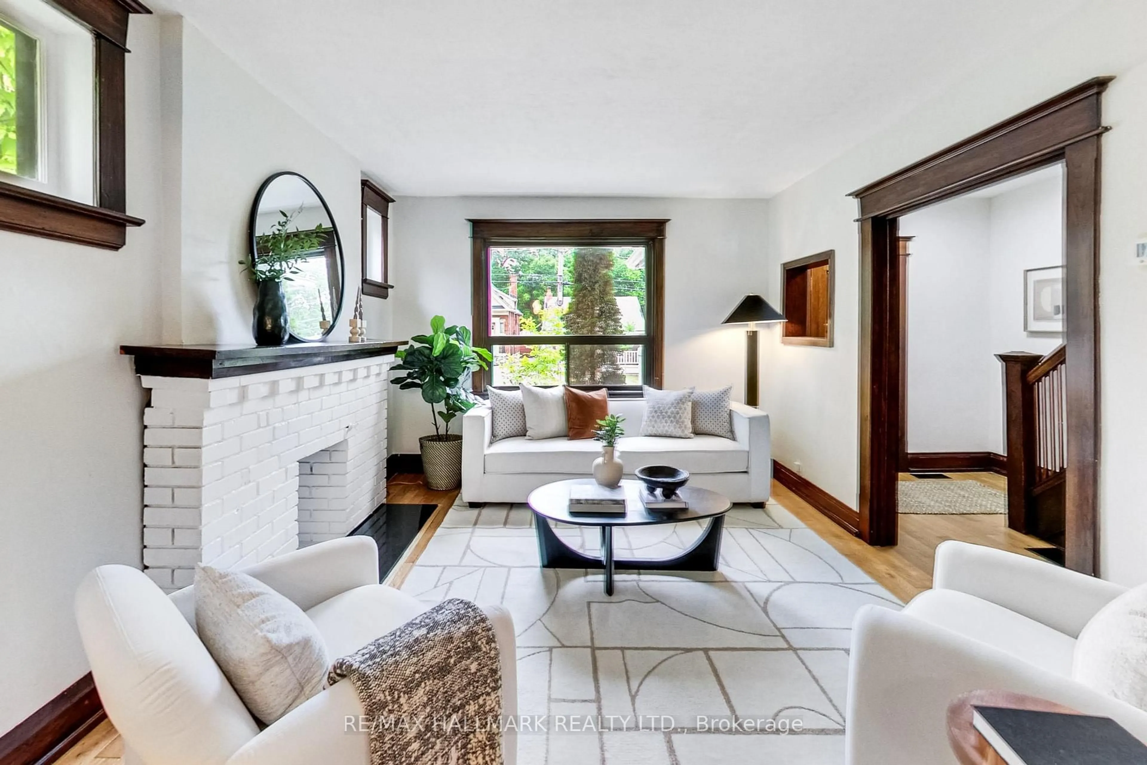 Living room with furniture, ceramic/tile floor for 68 Valhalla Blvd, Toronto Ontario M1N 3B3