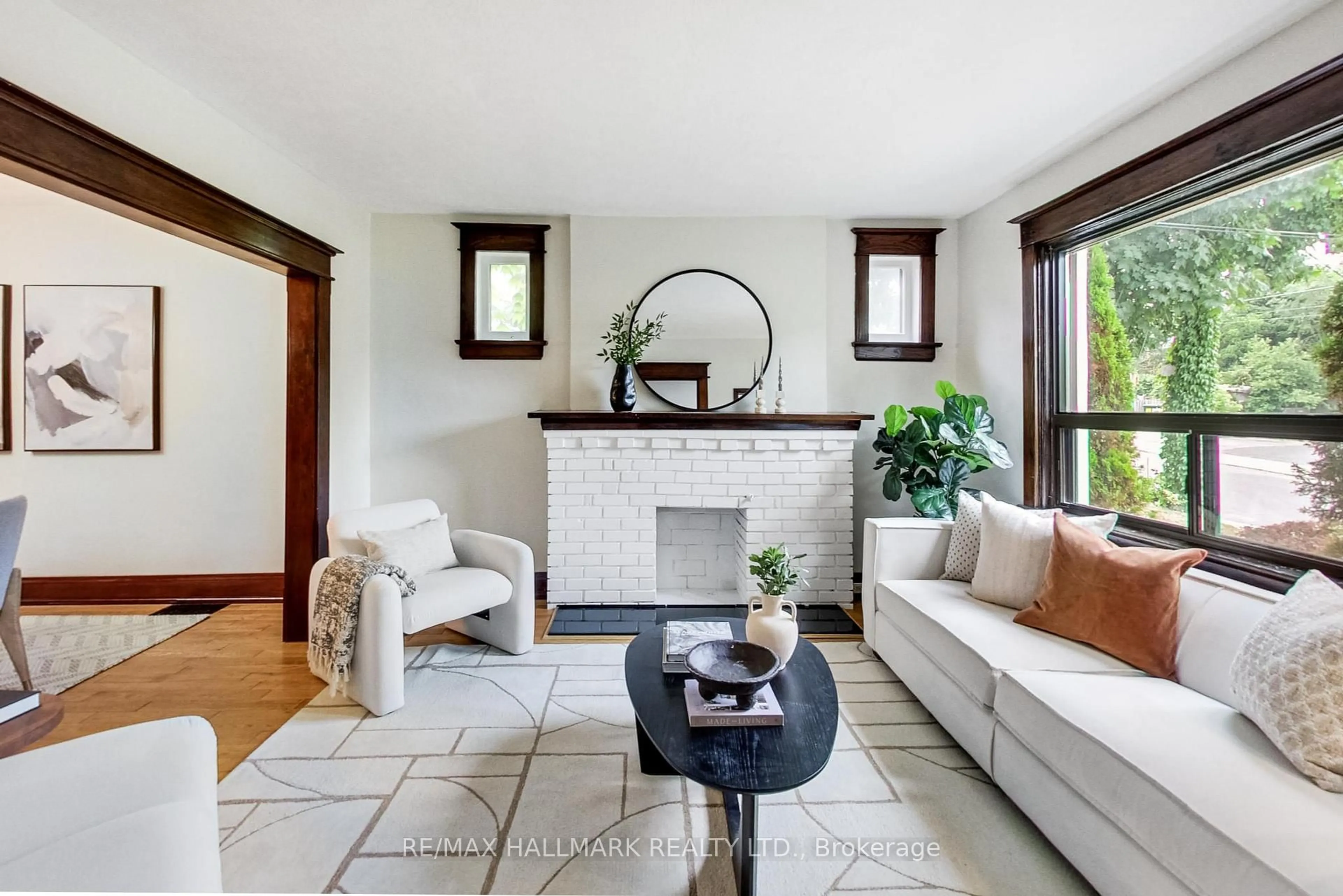 Living room with furniture, ceramic/tile floor for 68 Valhalla Blvd, Toronto Ontario M1N 3B3