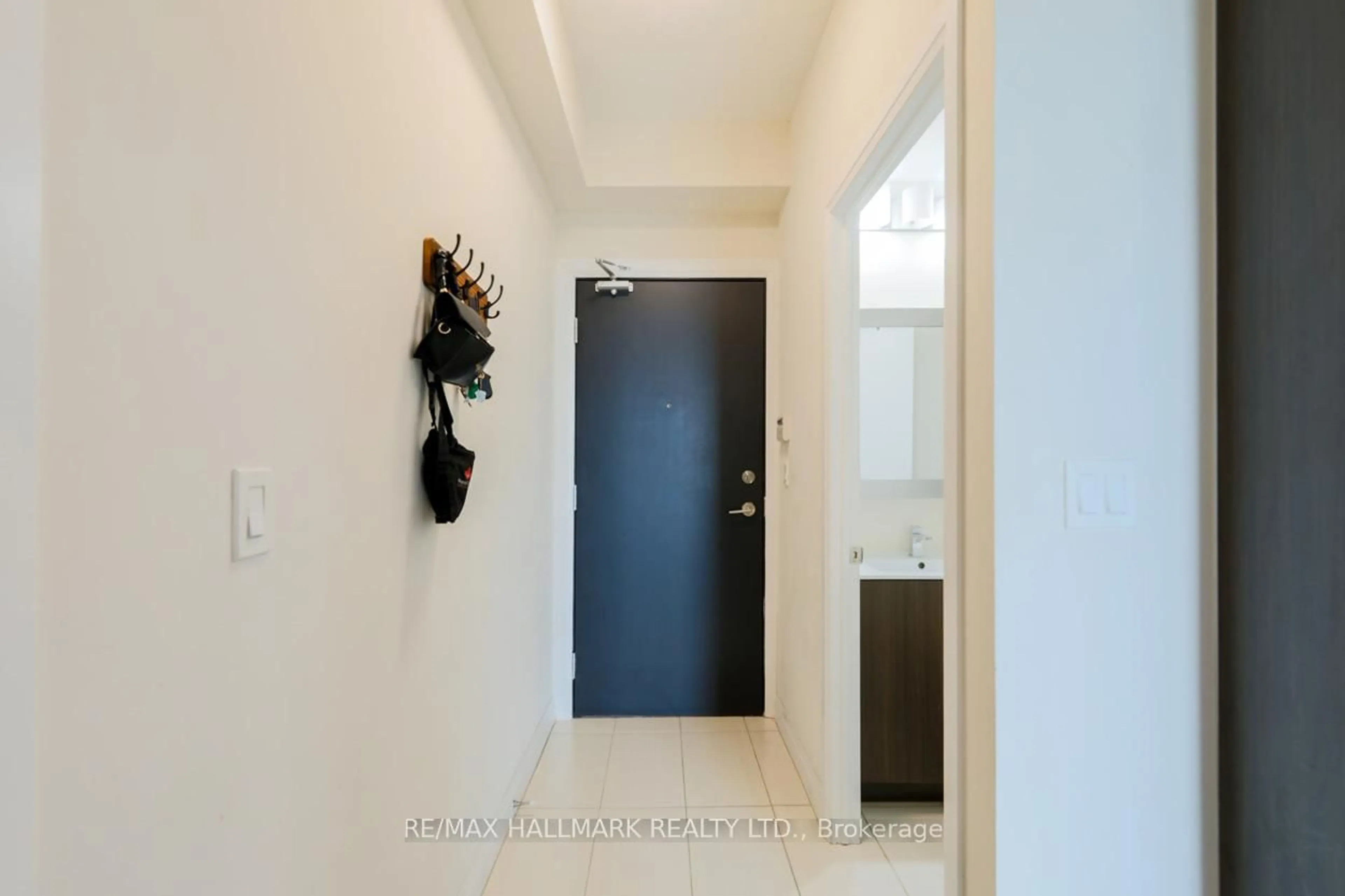 Indoor entryway for 22 East Haven Dr #818, Toronto Ontario M1N 1L9
