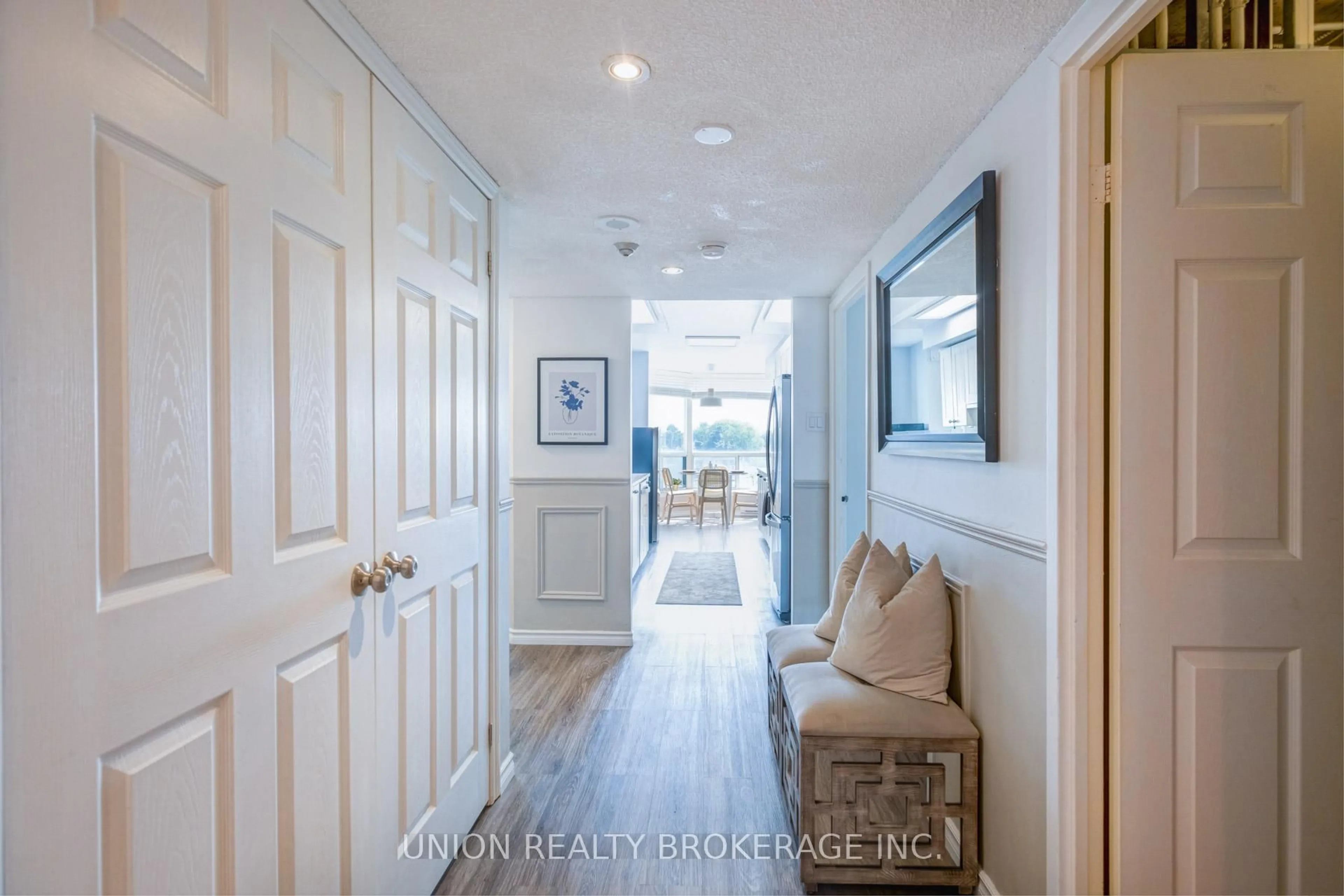 Indoor entryway for 4727 Sheppard Ave #504, Toronto Ontario M1S 5B3
