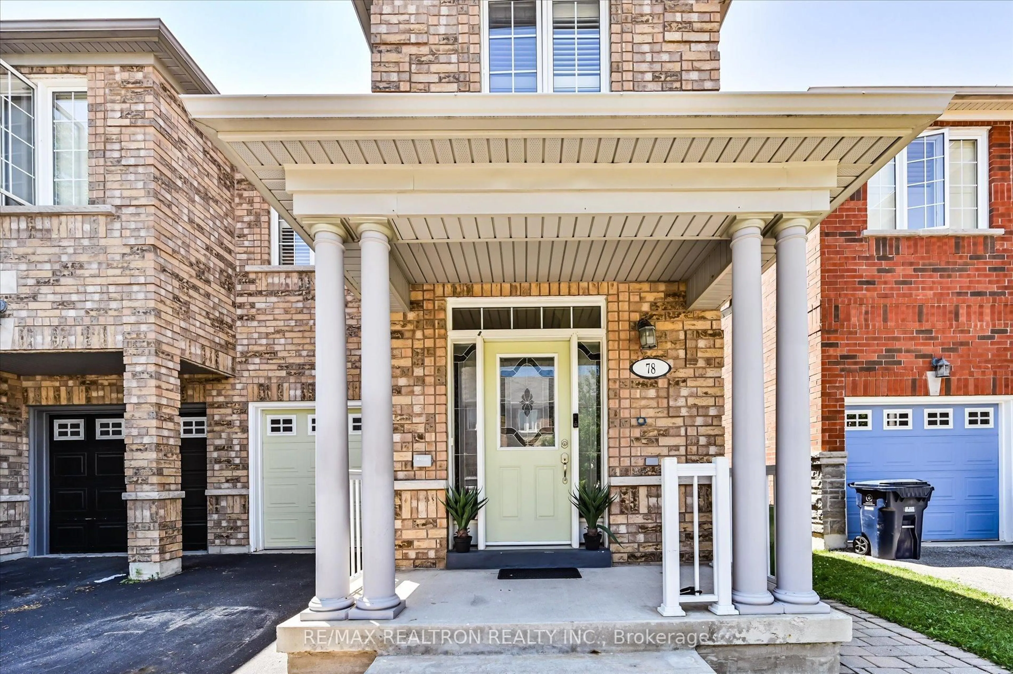 Indoor entryway for 78 Dairy Dr, Toronto Ontario M1L 0E9