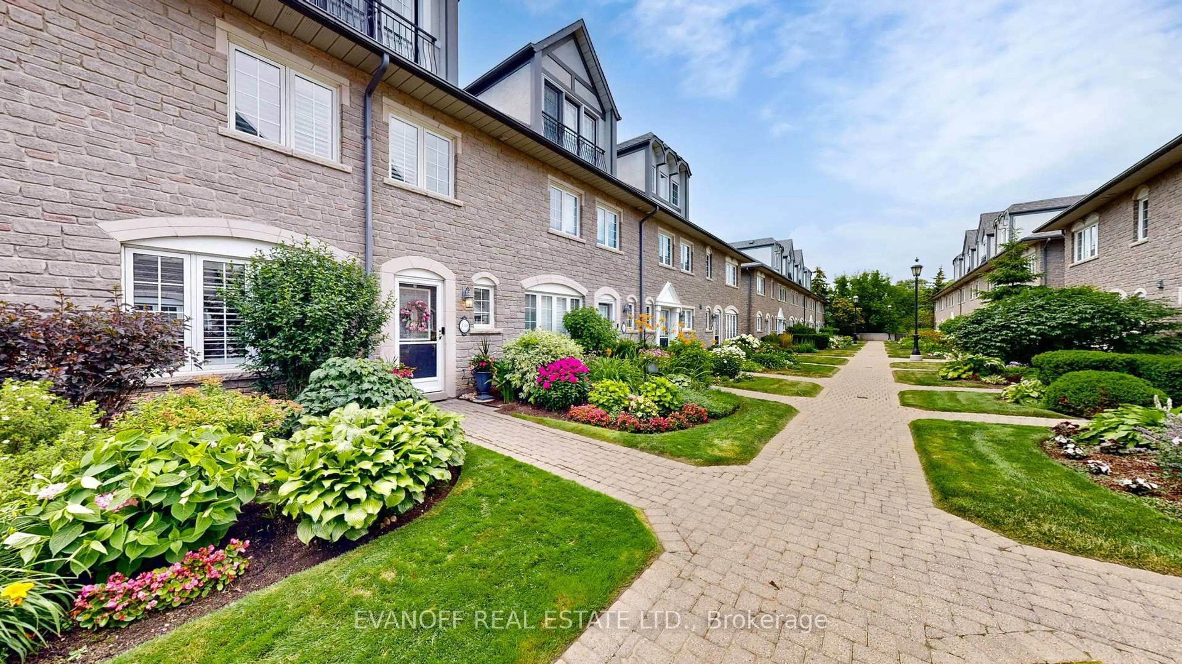 Patio, street for 1995 Royal Rd #150, Pickering Ontario L1V 6V9