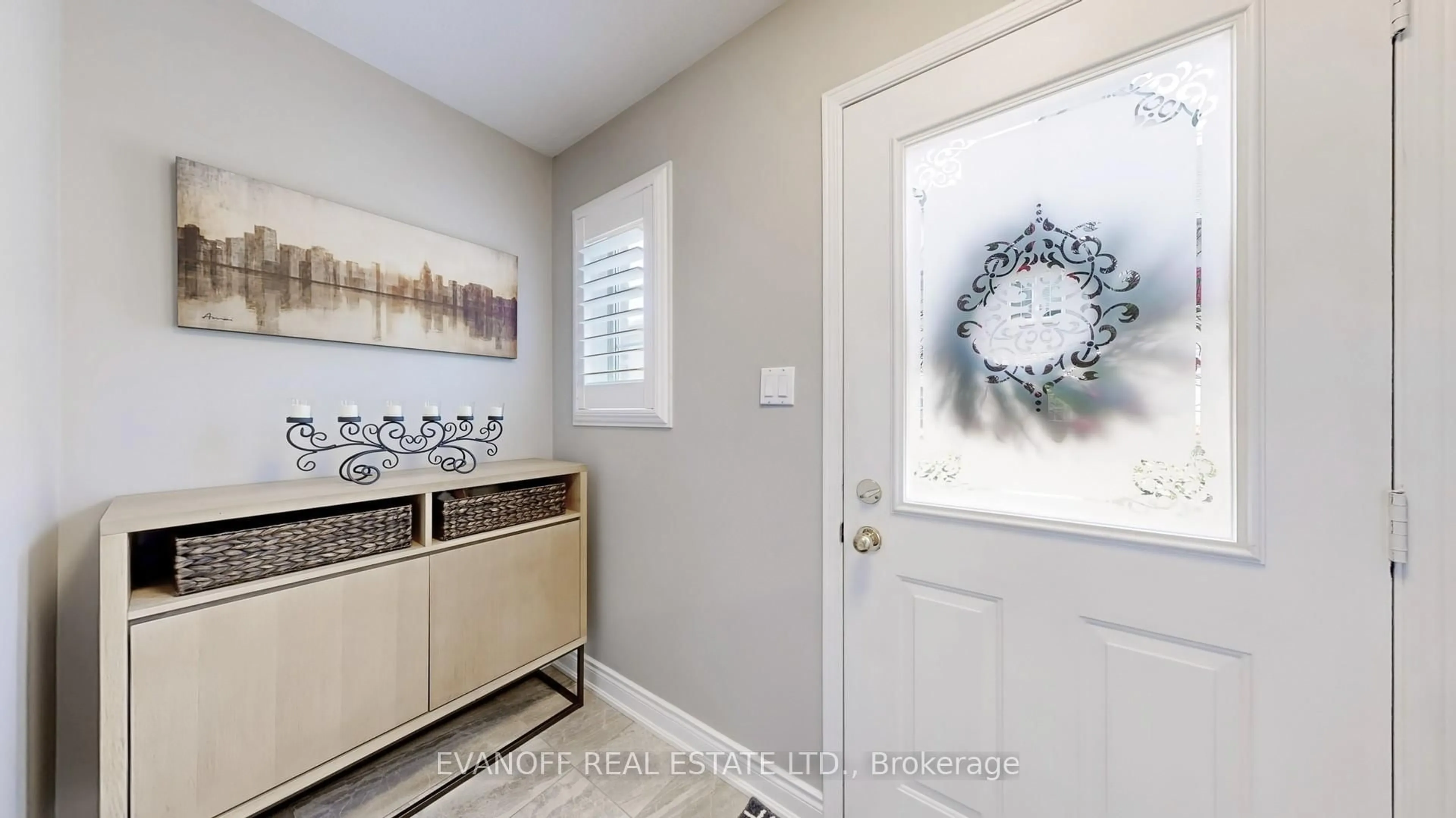 Indoor entryway for 1995 Royal Rd #150, Pickering Ontario L1V 6V9