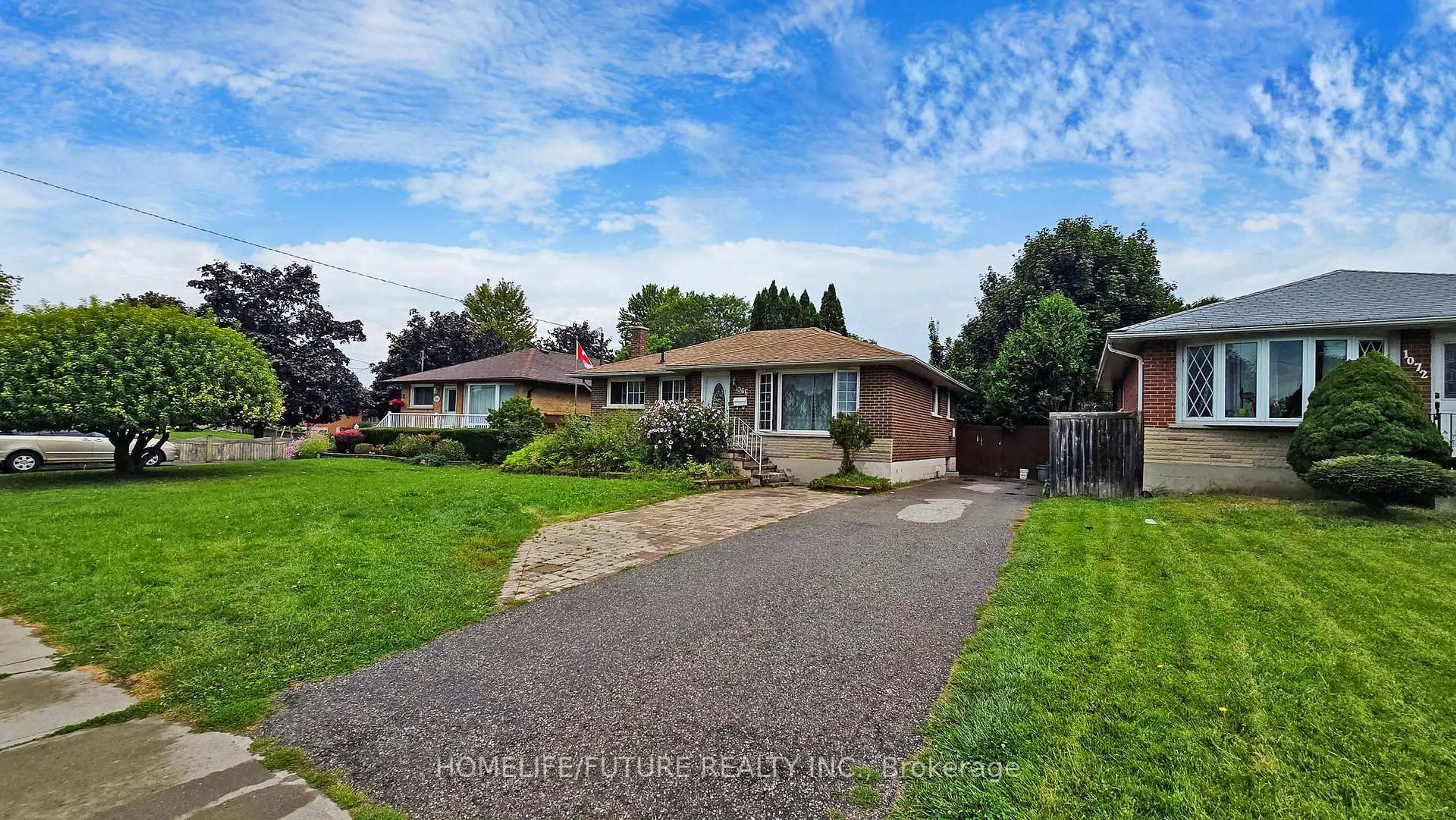 A pic from outside/outdoor area/front of a property/back of a property/a pic from drone, street for 1066 Olive Ave, Oshawa Ontario L1H 2T4