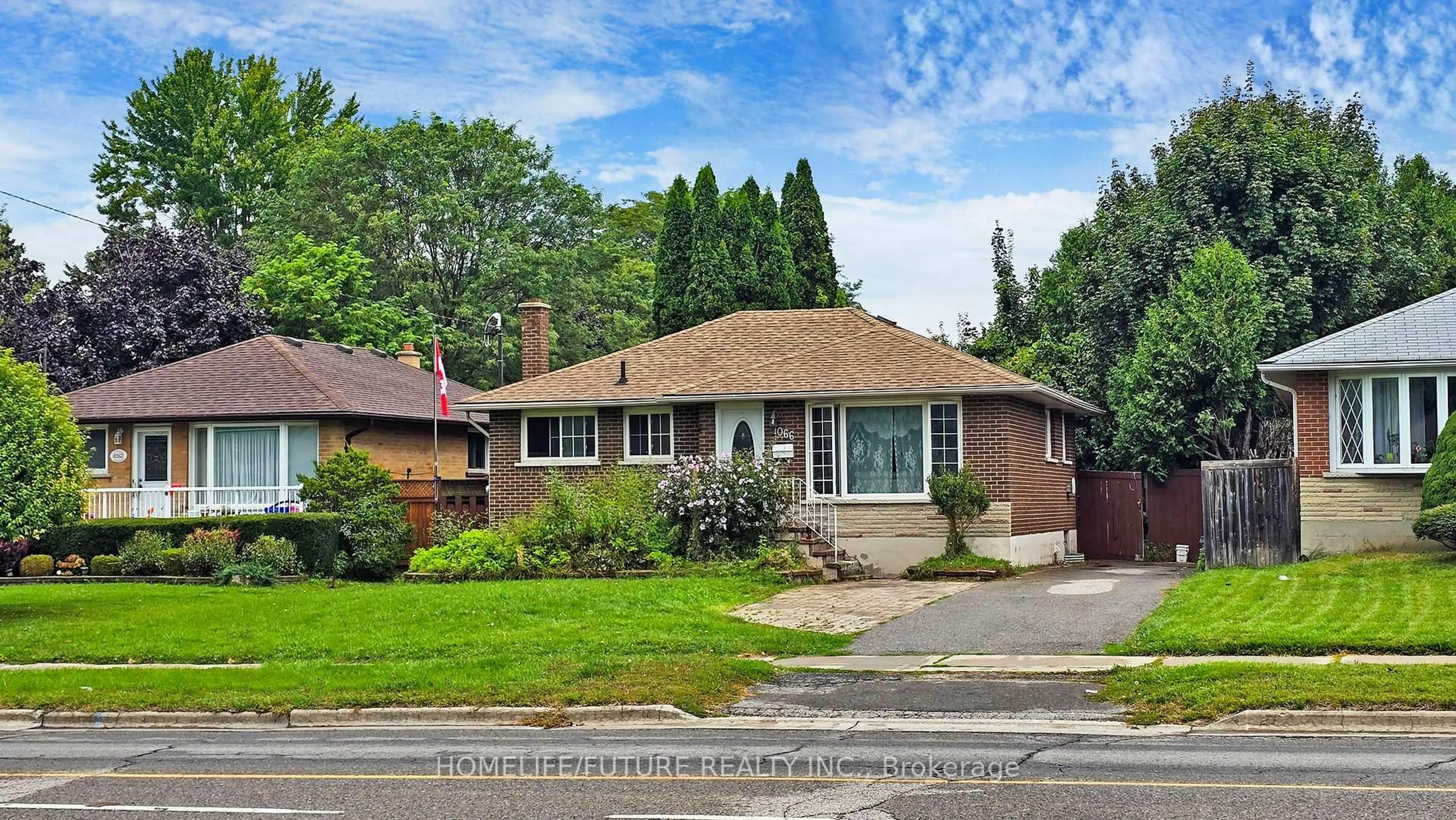 Home with brick exterior material, street for 1066 Olive Ave, Oshawa Ontario L1H 2T4