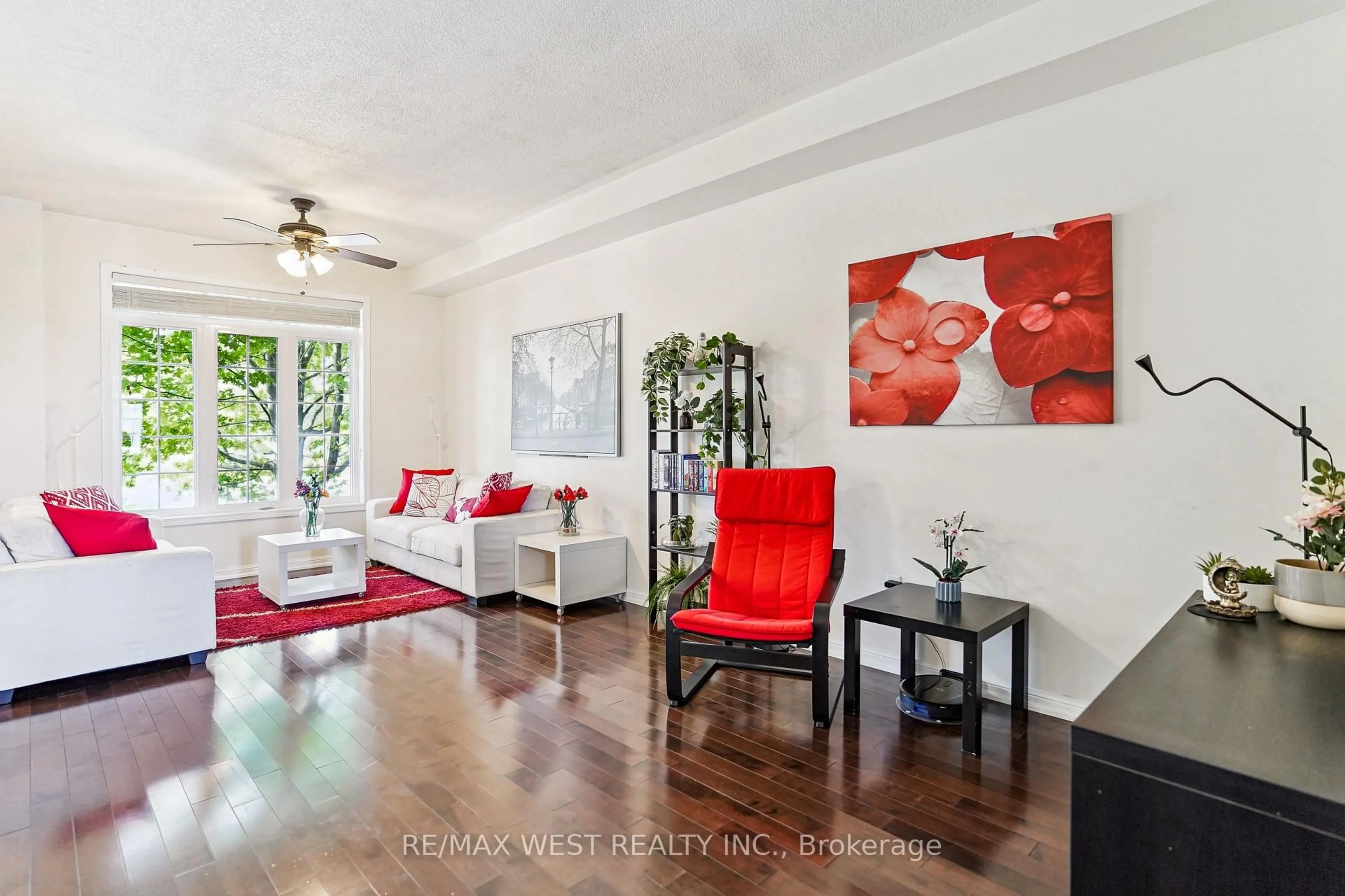Living room with furniture, unknown for 99 Barkdale Way, Whitby Ontario L1N 0G1