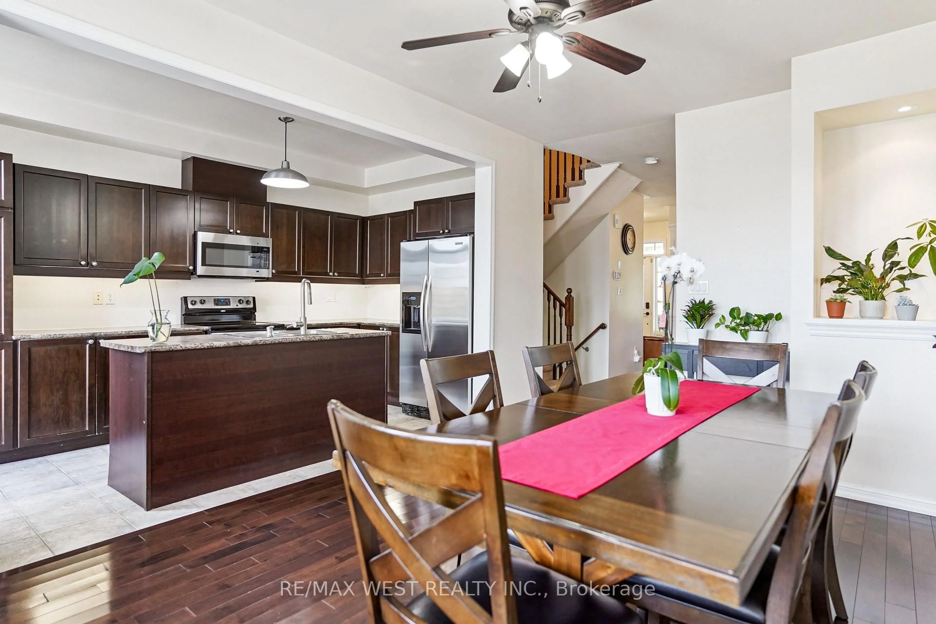 Open concept kitchen, wood/laminate floor for 99 Barkdale Way, Whitby Ontario L1N 0G1