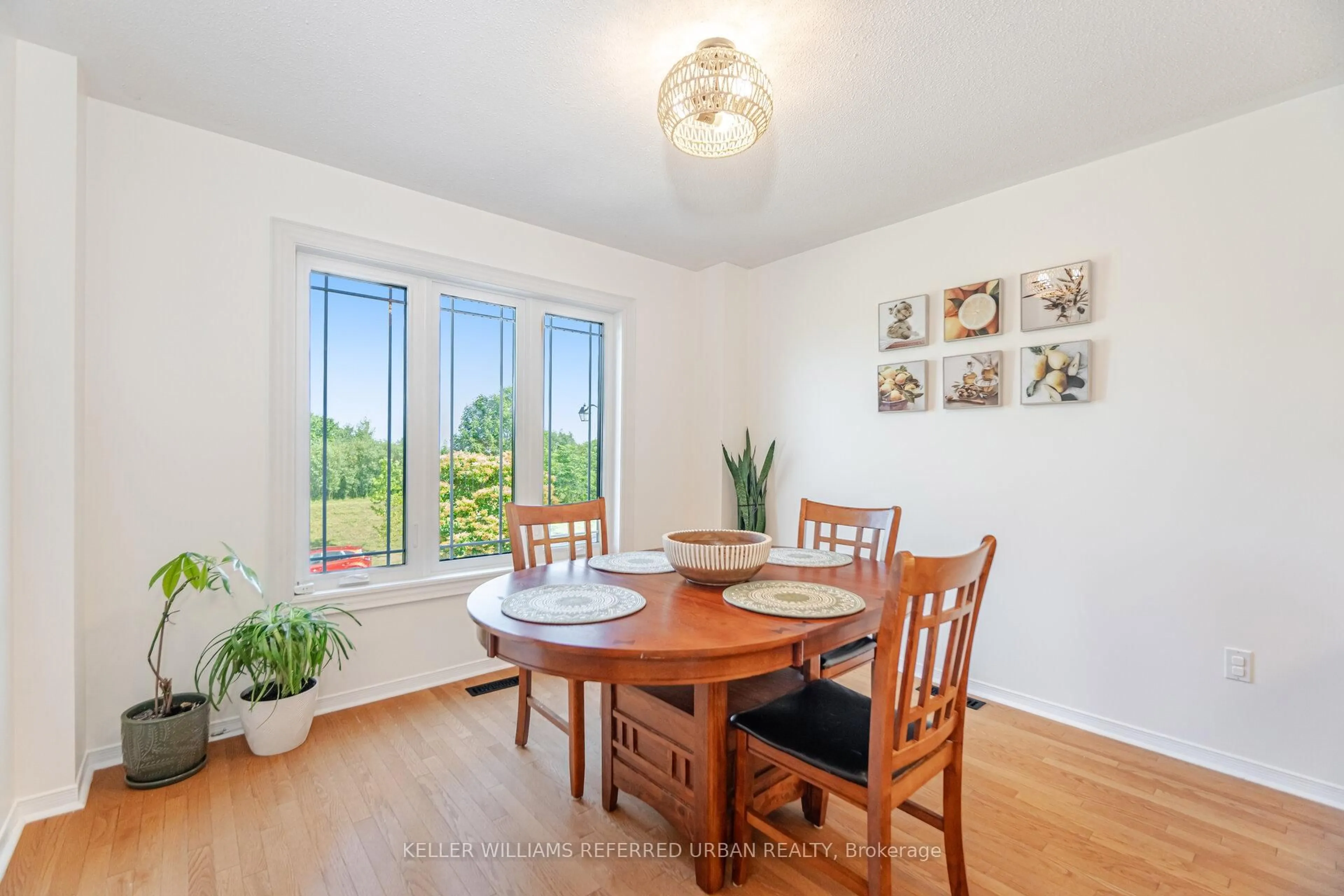 Dining room, wood/laminate floor for 62 Lakeridge Dr, Toronto Ontario M1C 5E2
