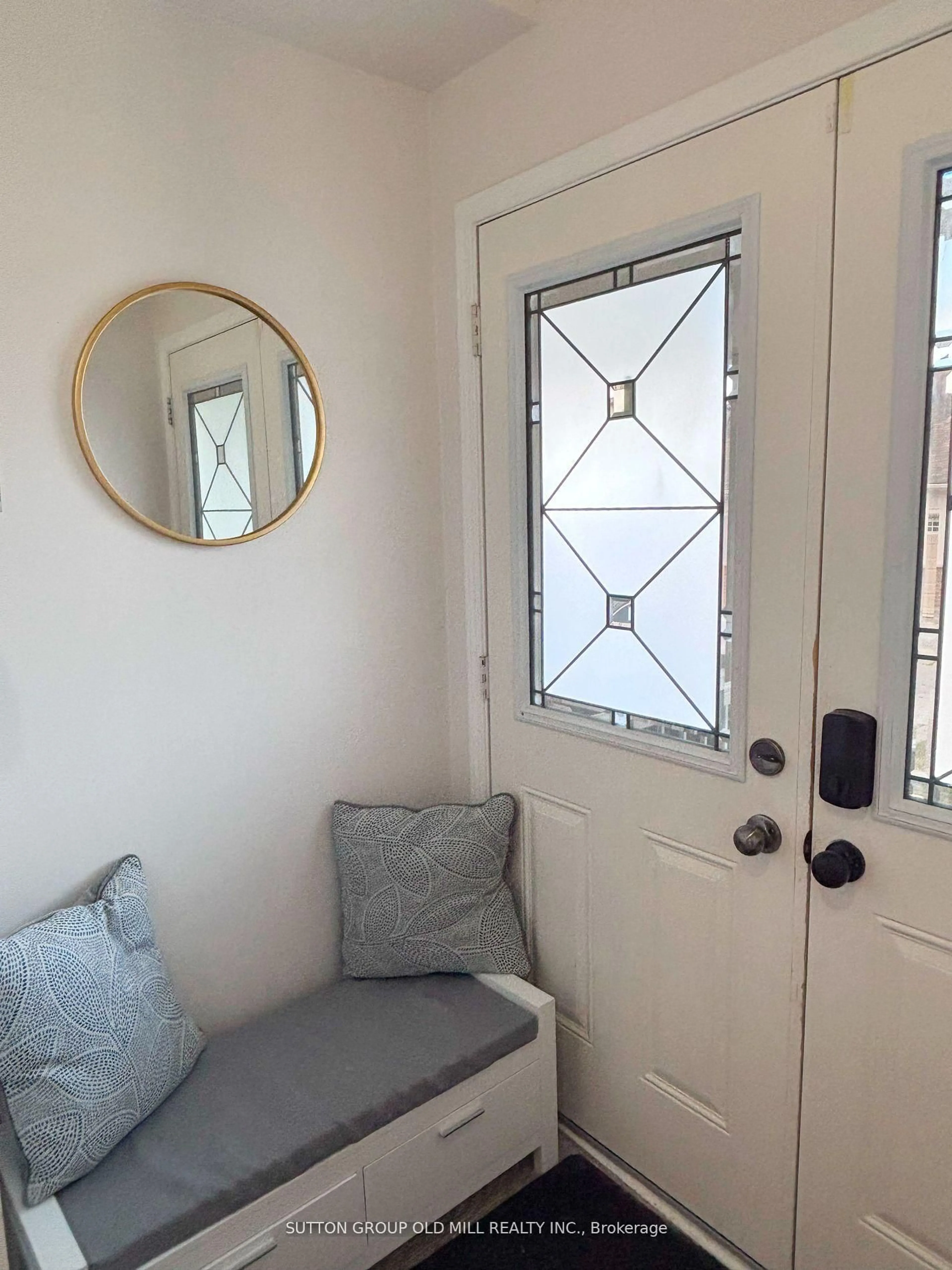 Indoor entryway for 78 Autumn Harvest Rd, Clarington Ontario L1C 0K7