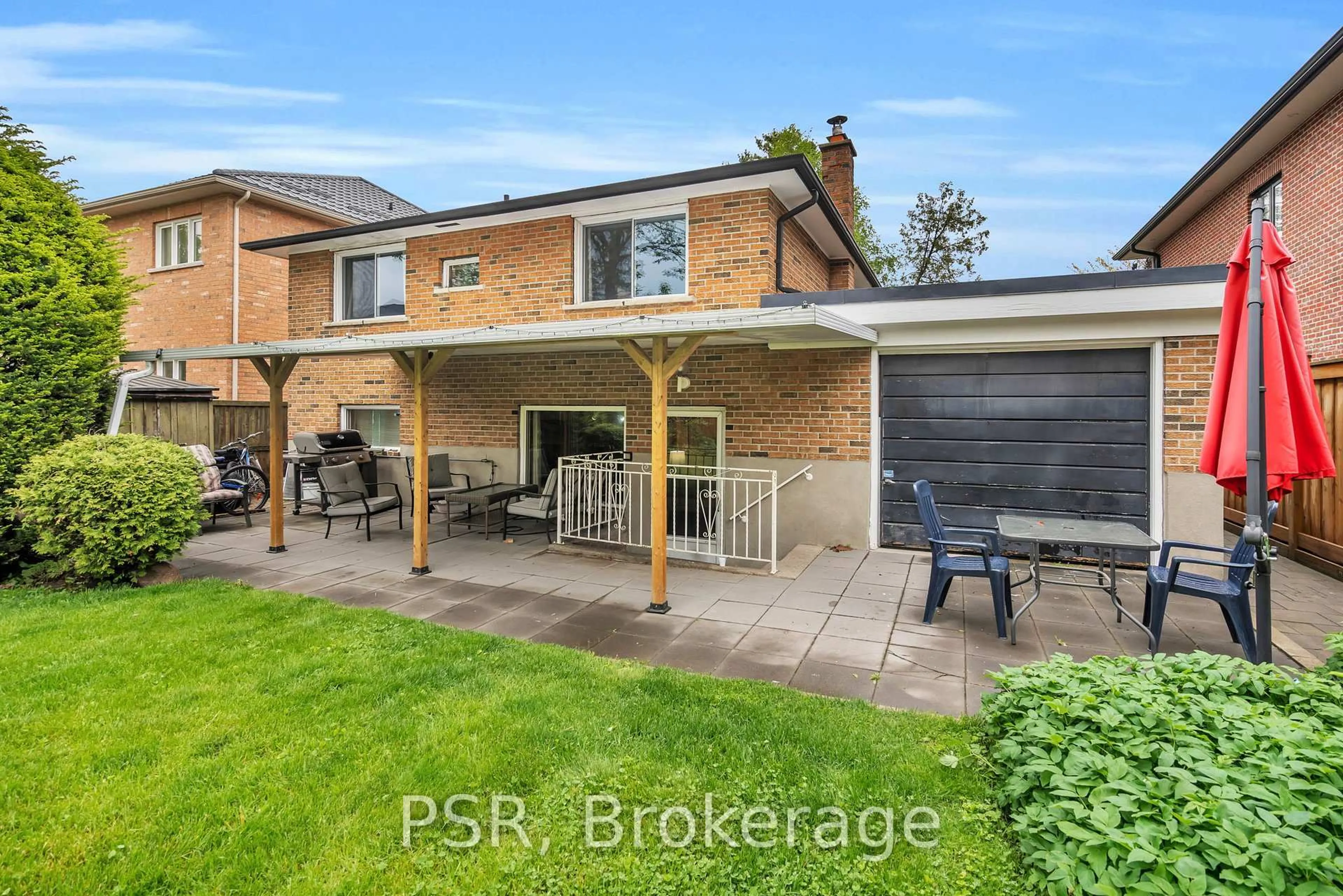 A pic from outside/outdoor area/front of a property/back of a property/a pic from drone, street for 42 Scarboro Ave, Toronto Ontario M1C 1M3