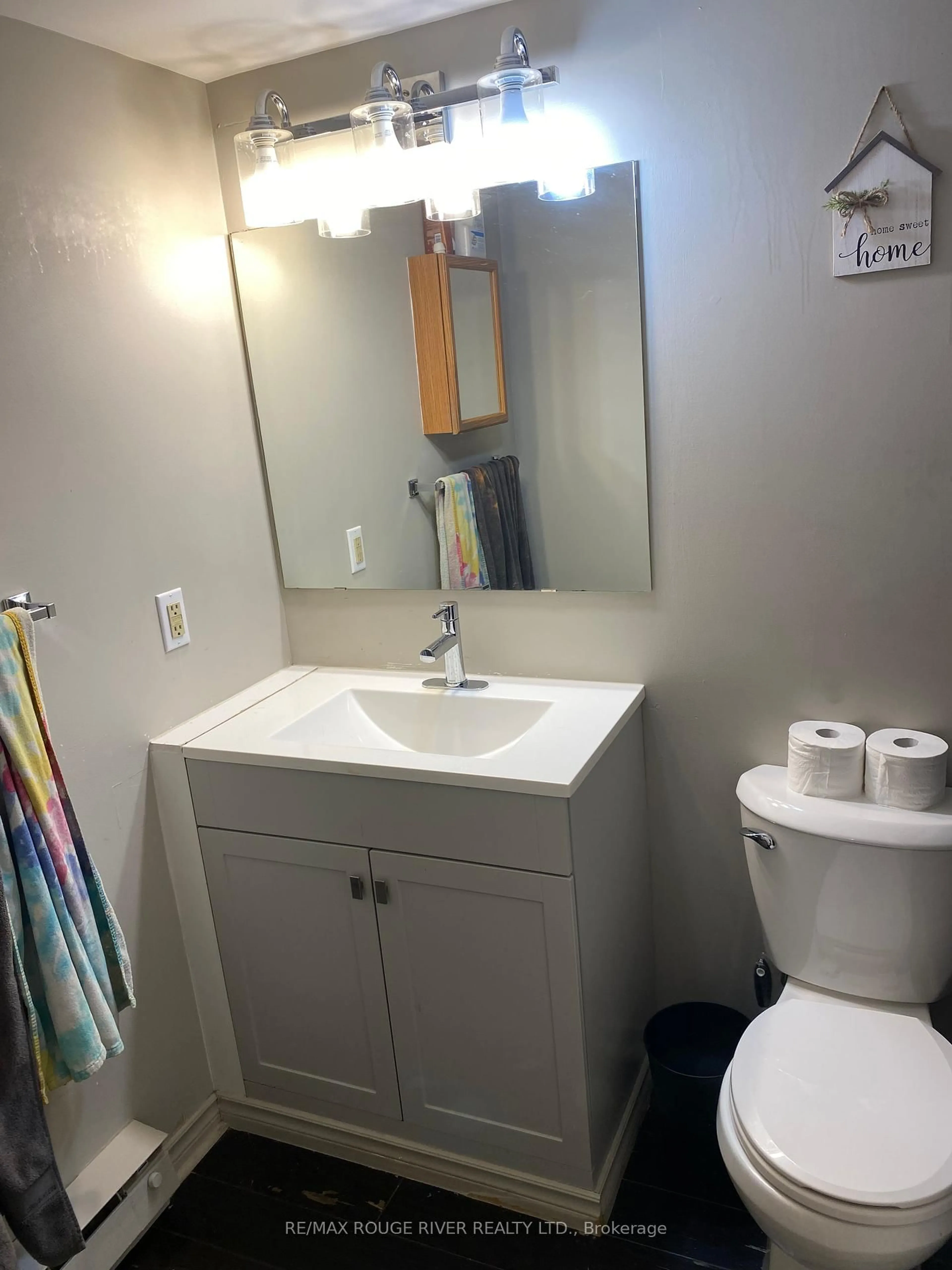 Standard bathroom, unknown for 144 Queen St #503, Clarington Ontario L1C 1M9
