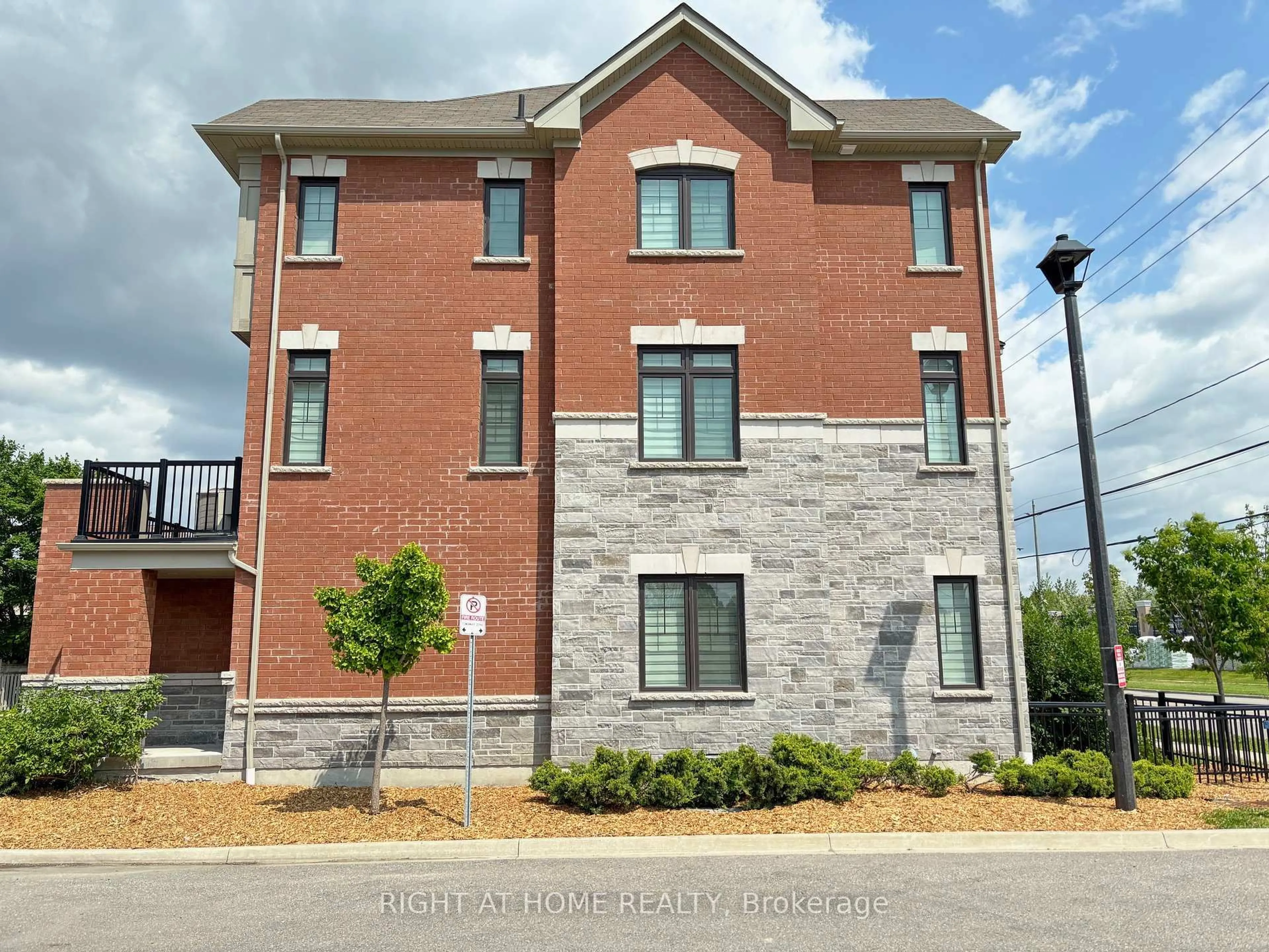Home with brick exterior material, building for 17 Wandering Way, Whitby Ontario L1R 0R3