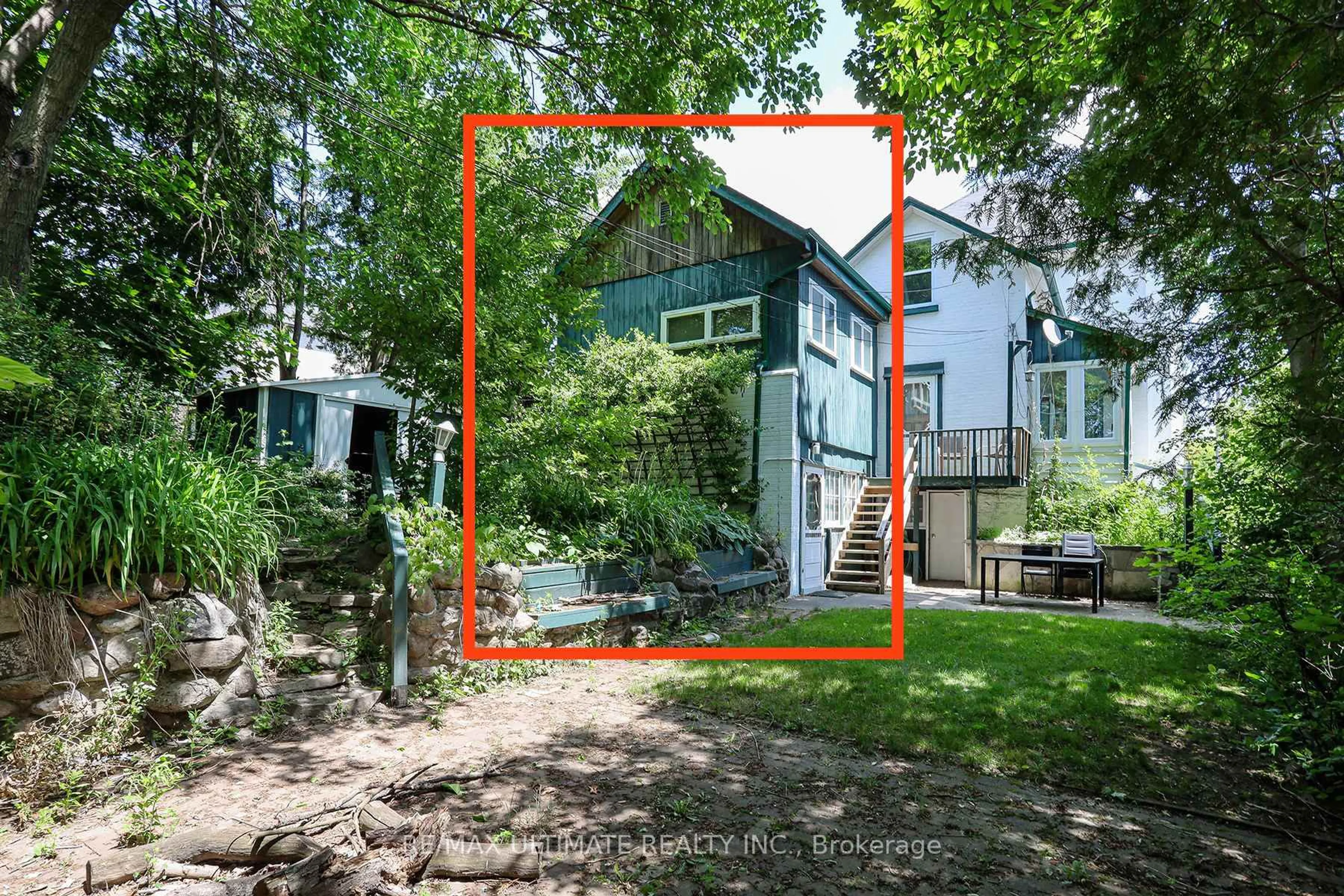 A pic from outside/outdoor area/front of a property/back of a property/a pic from drone, unknown for 544 Bellamy Rd, Toronto Ontario M1H 1G4