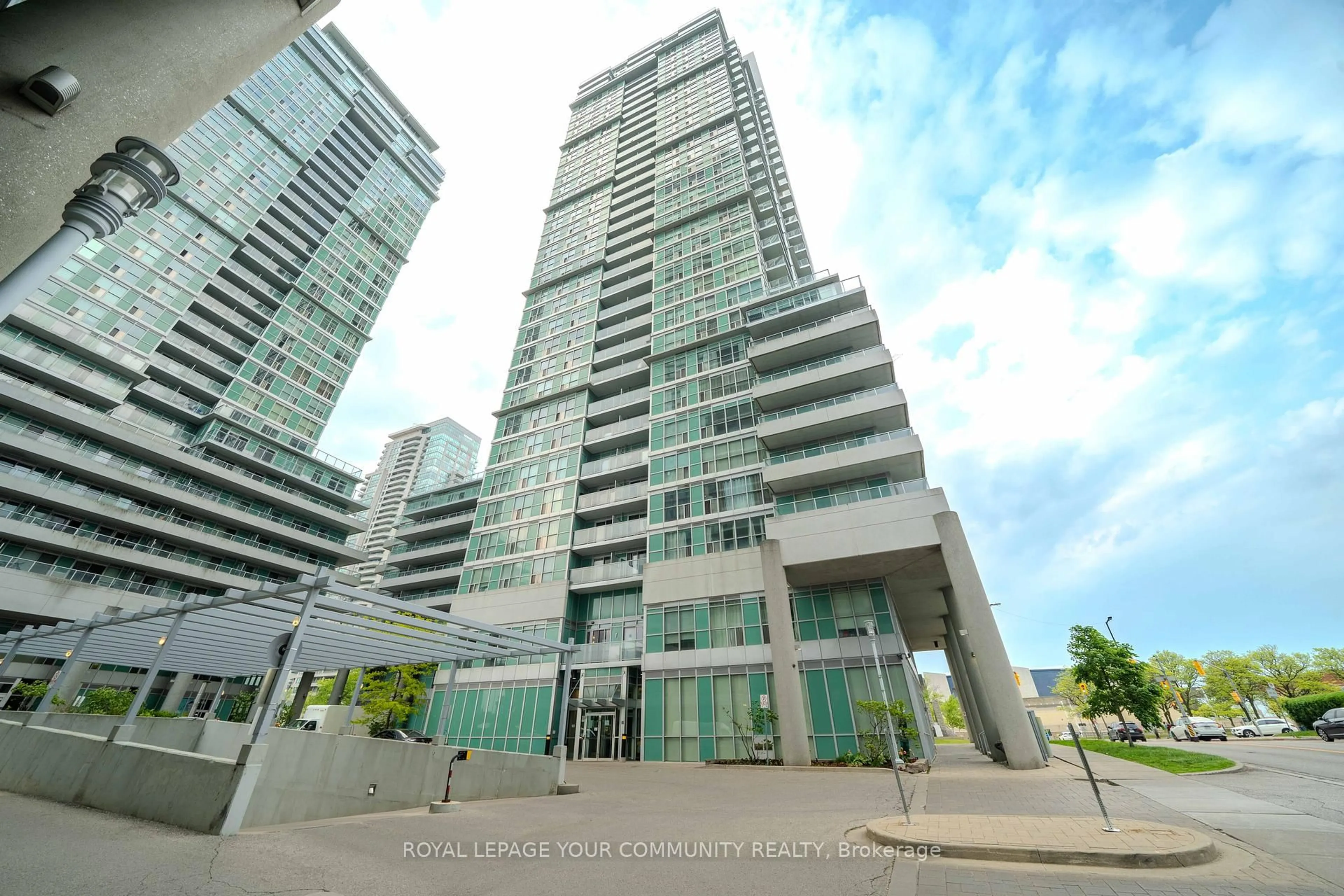 Indoor foyer for 70 Town Centre Crt #705, Toronto Ontario M1P 4Y7