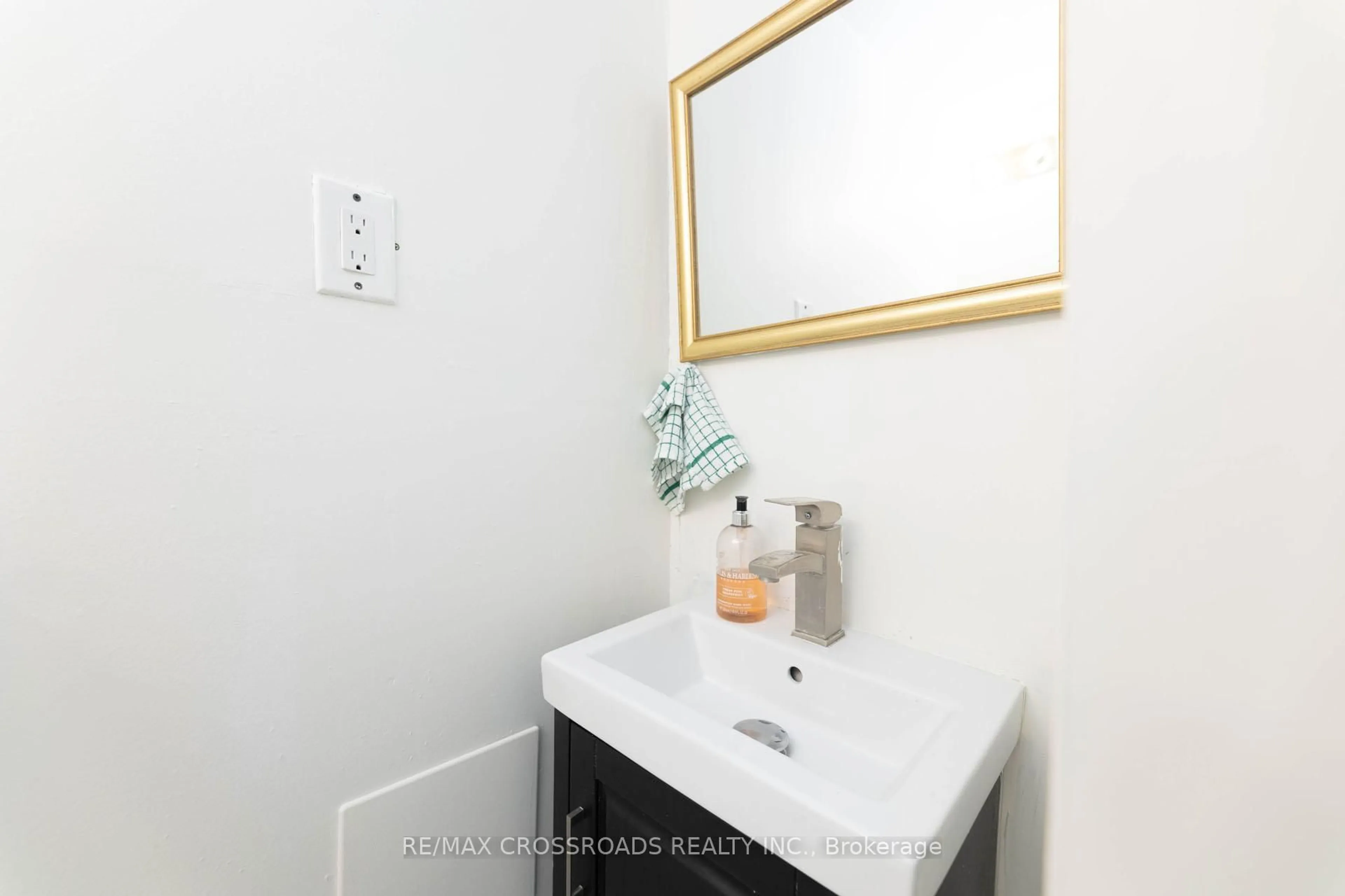 Standard bathroom, unknown for 141 GALLOWAY Rd #19, Toronto Ontario M1E 4X4