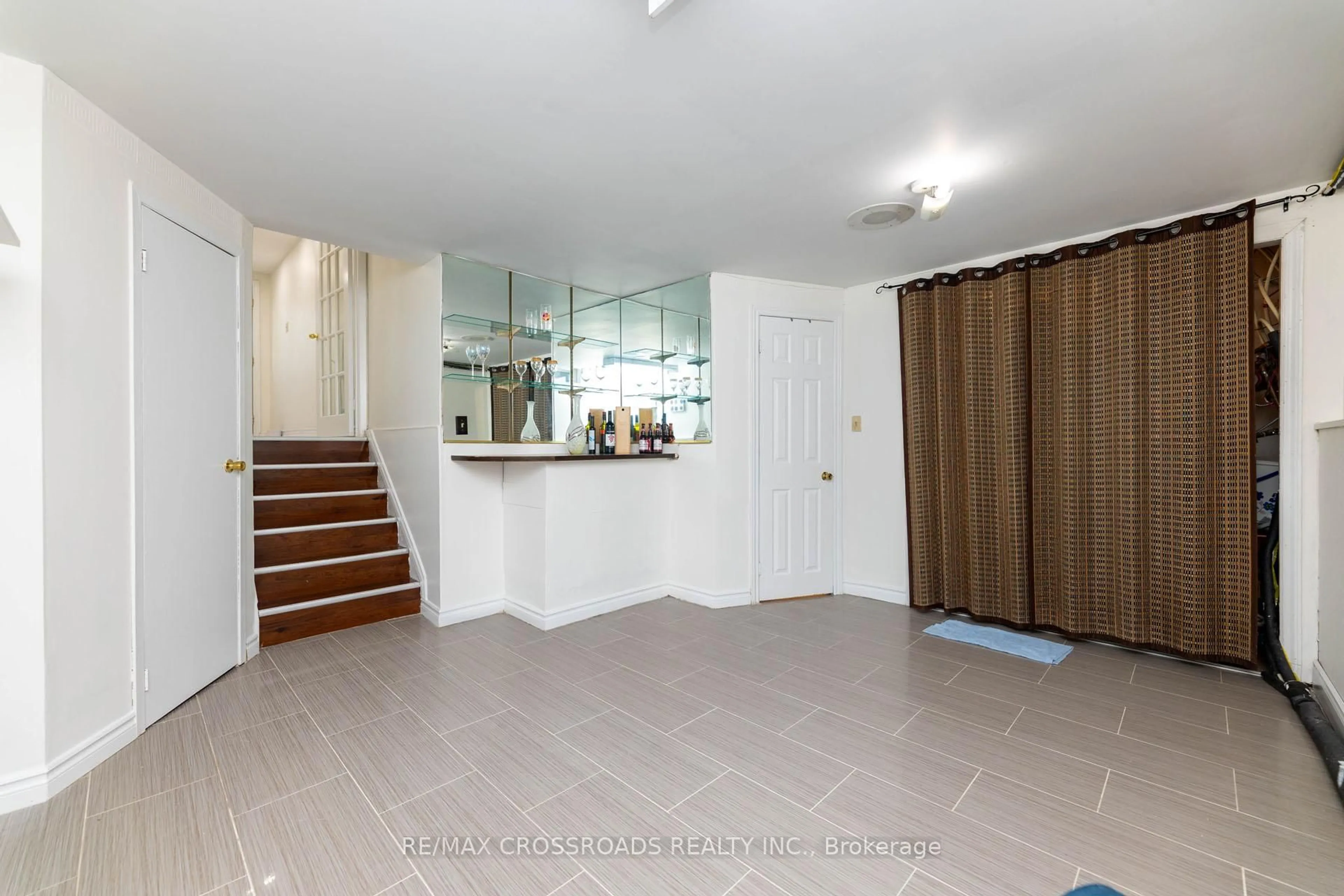 Indoor foyer for 141 GALLOWAY Rd #19, Toronto Ontario M1E 4X4