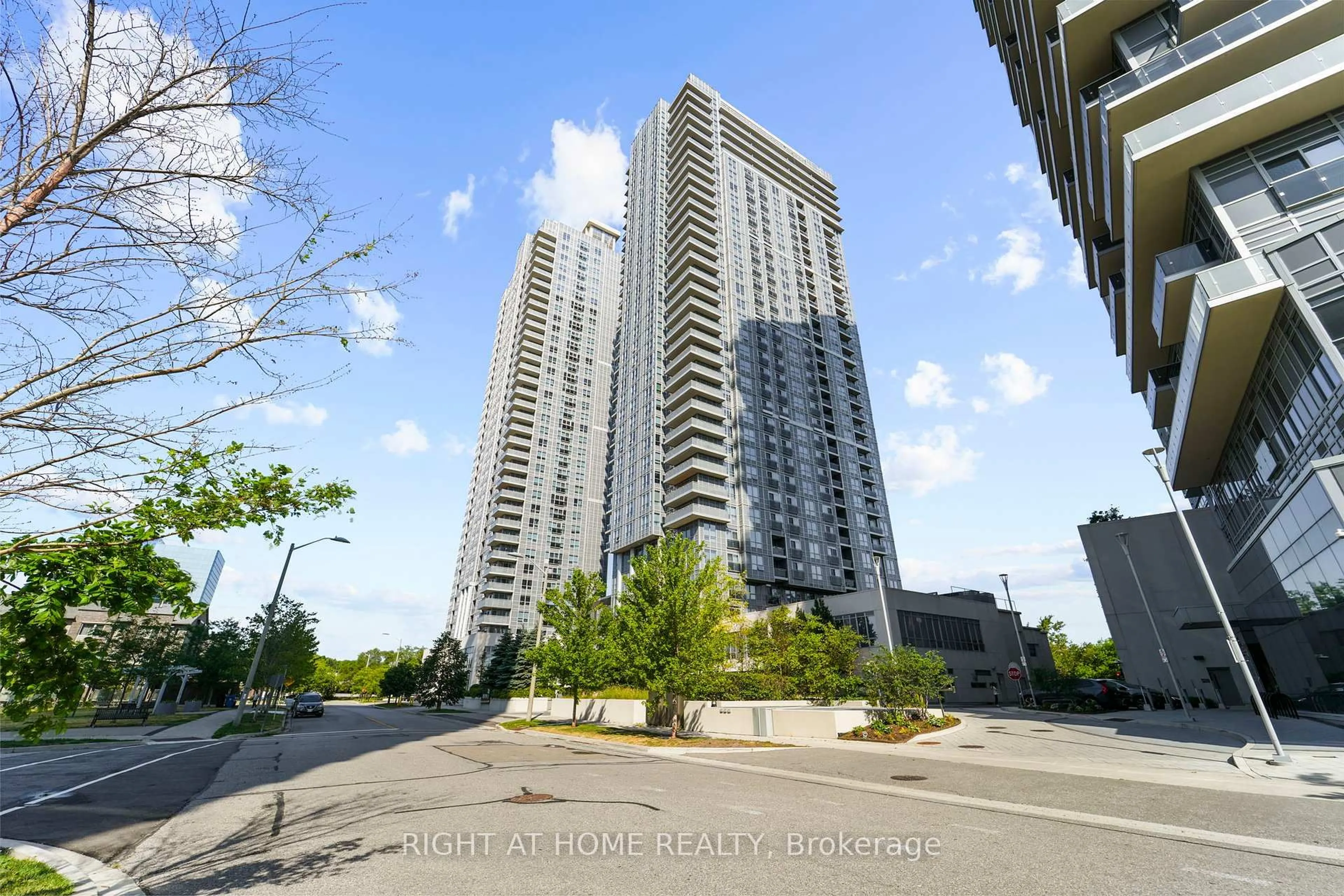 A pic from outside/outdoor area/front of a property/back of a property/a pic from drone, street for 255 Village Green Sq #1501, Toronto Ontario M1S 0L7